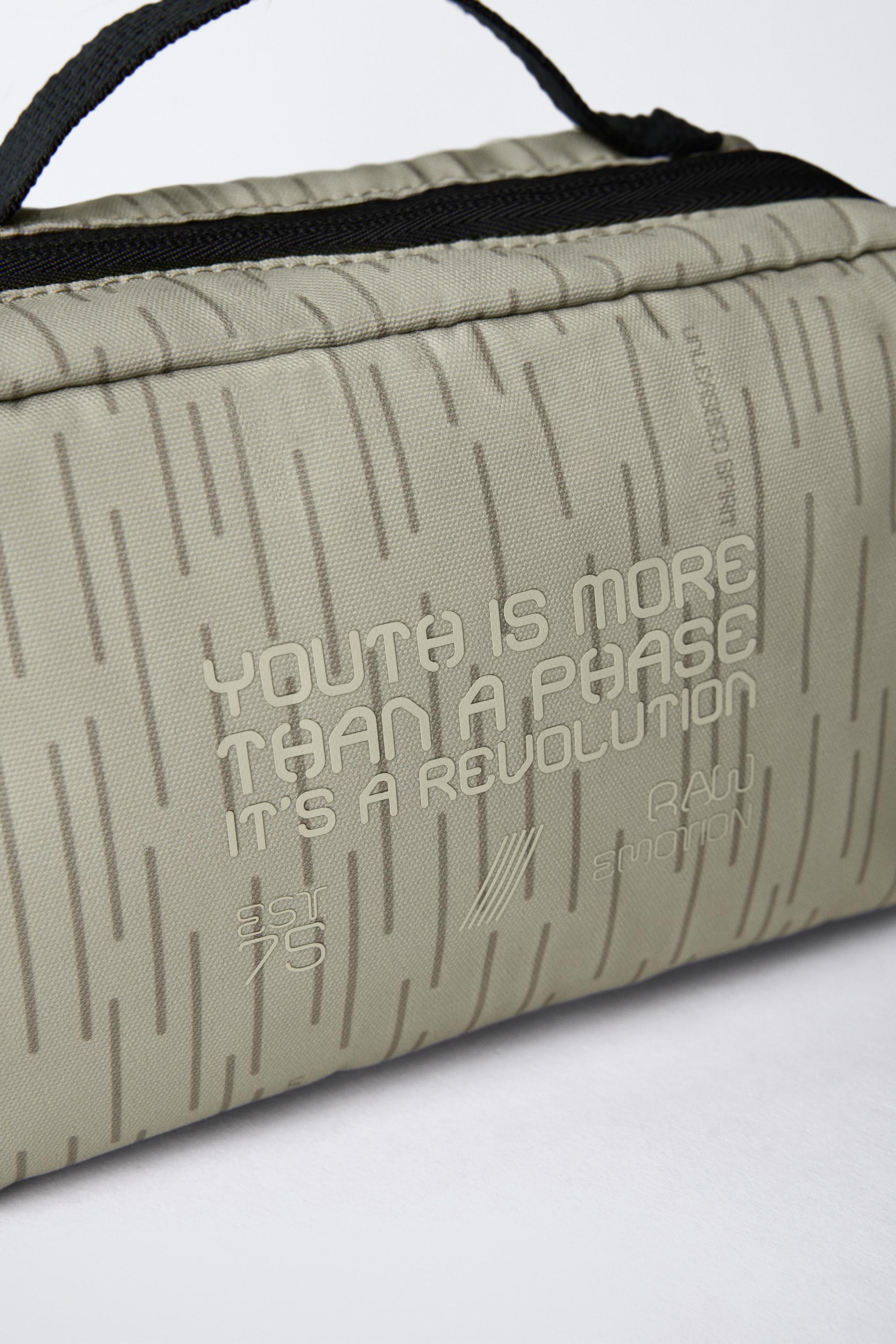 EXPLORER TOILETRY BAG