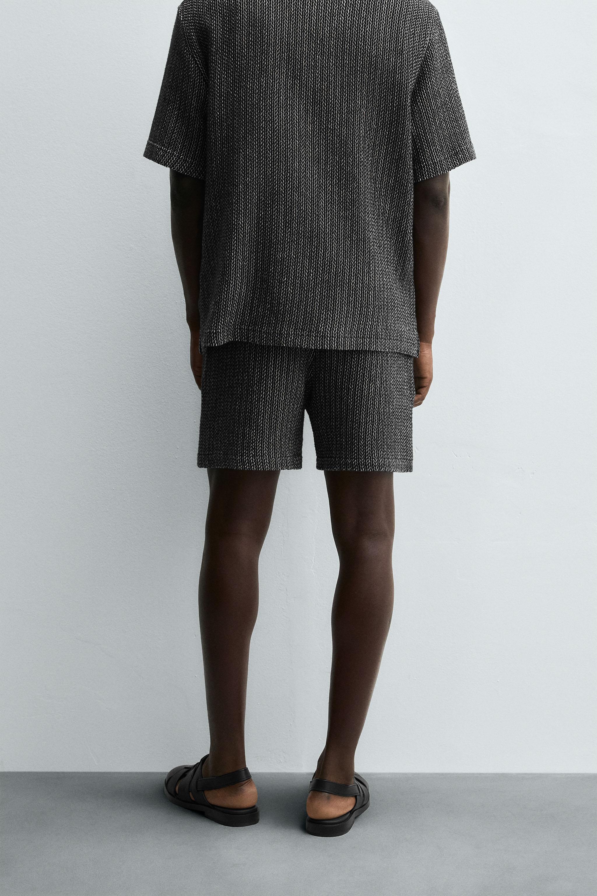 JACQUARD TEXTURED SHORTS