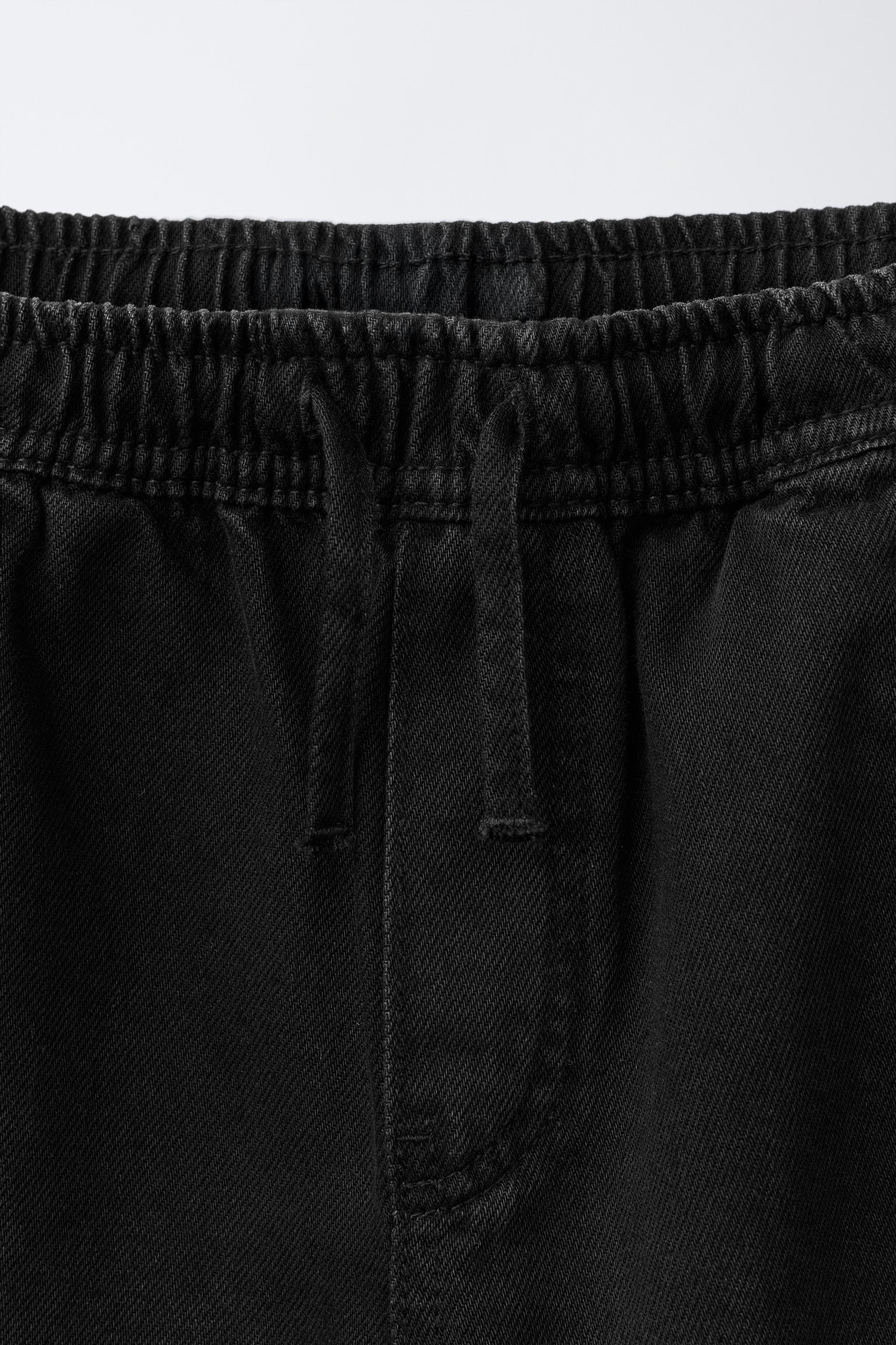 BAGGY JEANS WITH LABEL