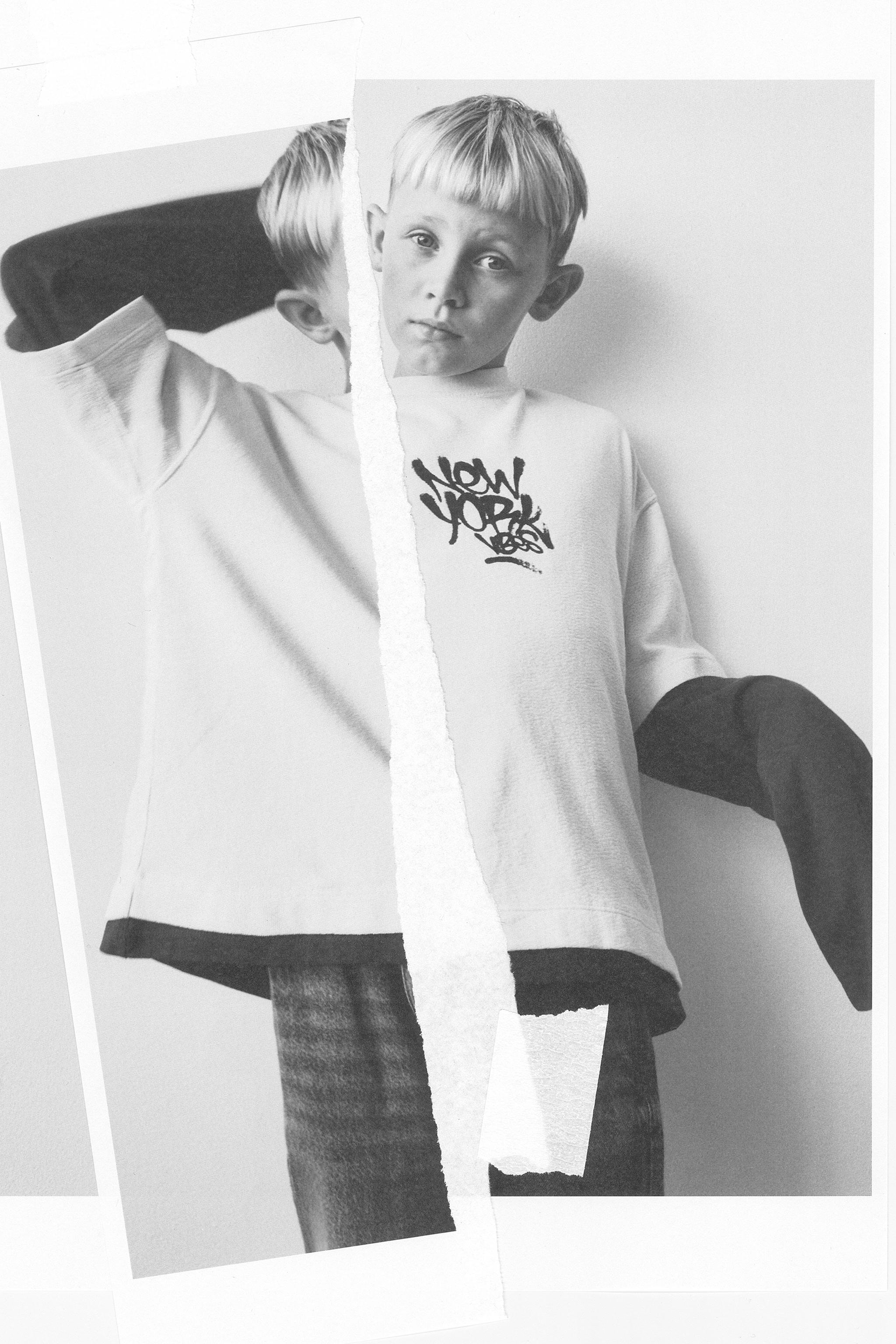 TEXTURED GRAFFITI PRINT T-SHIRT