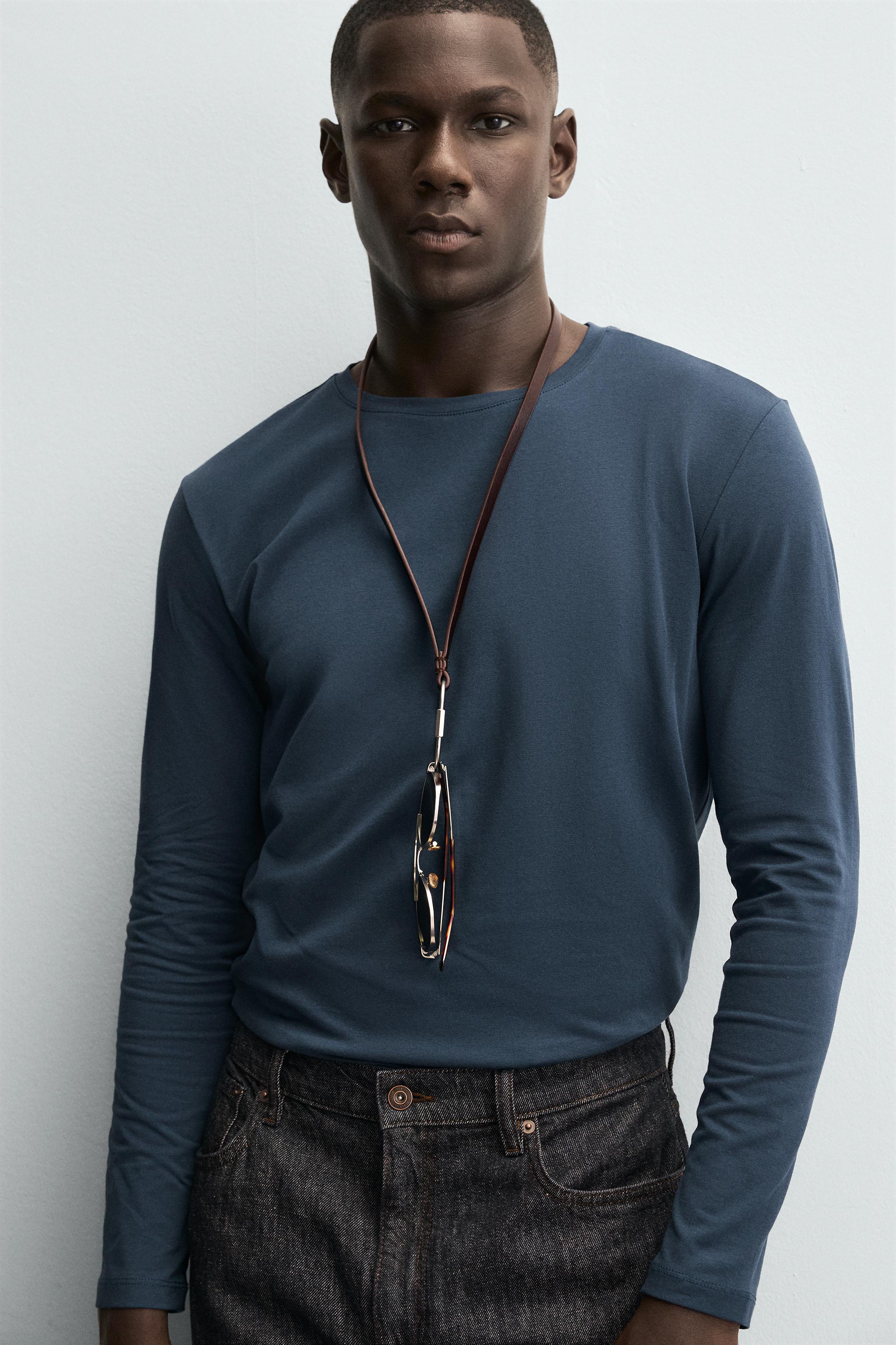 BASIC SLIM FIT T-SHIRT