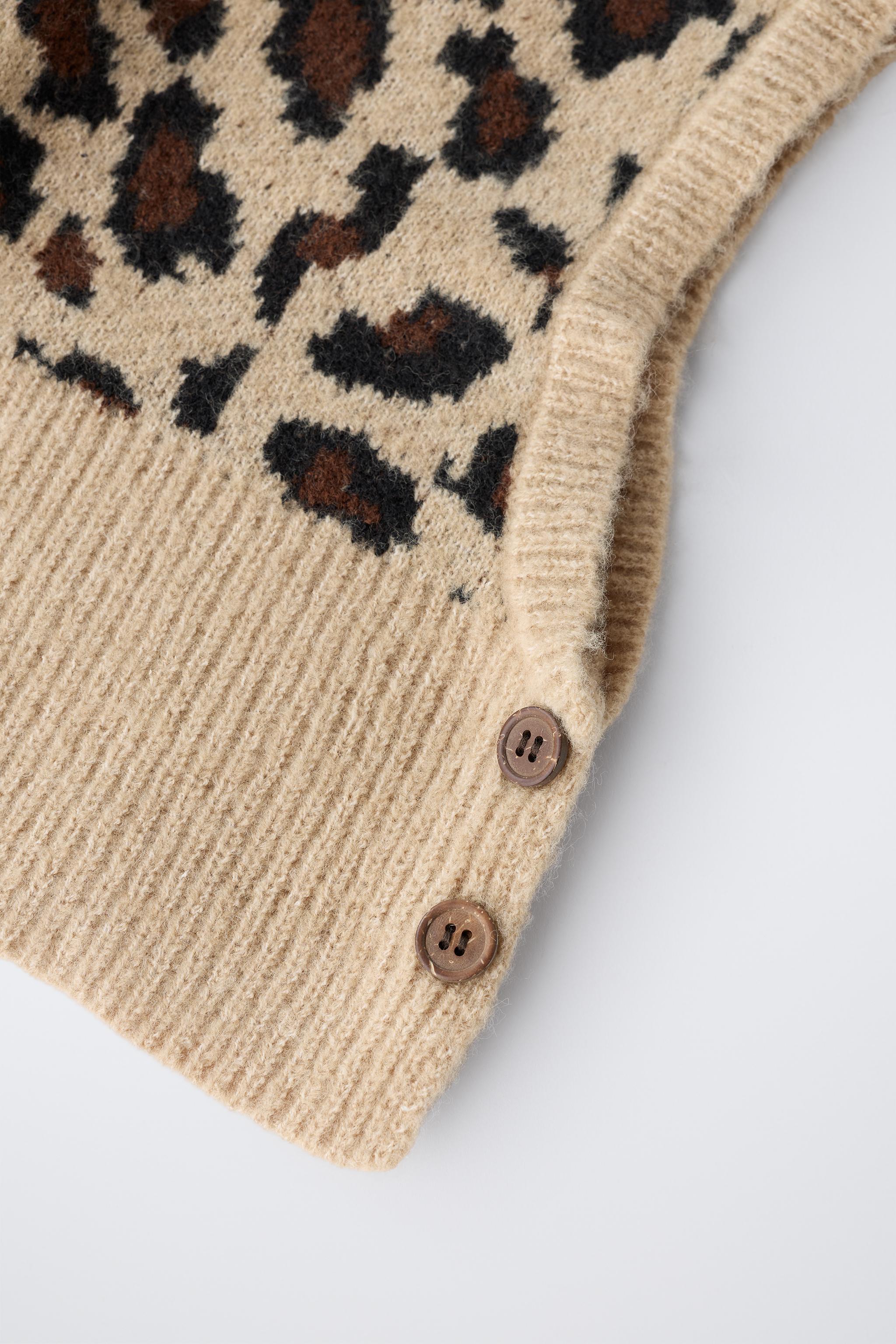 ANIMAL PRINT KNIT BALACLAVA