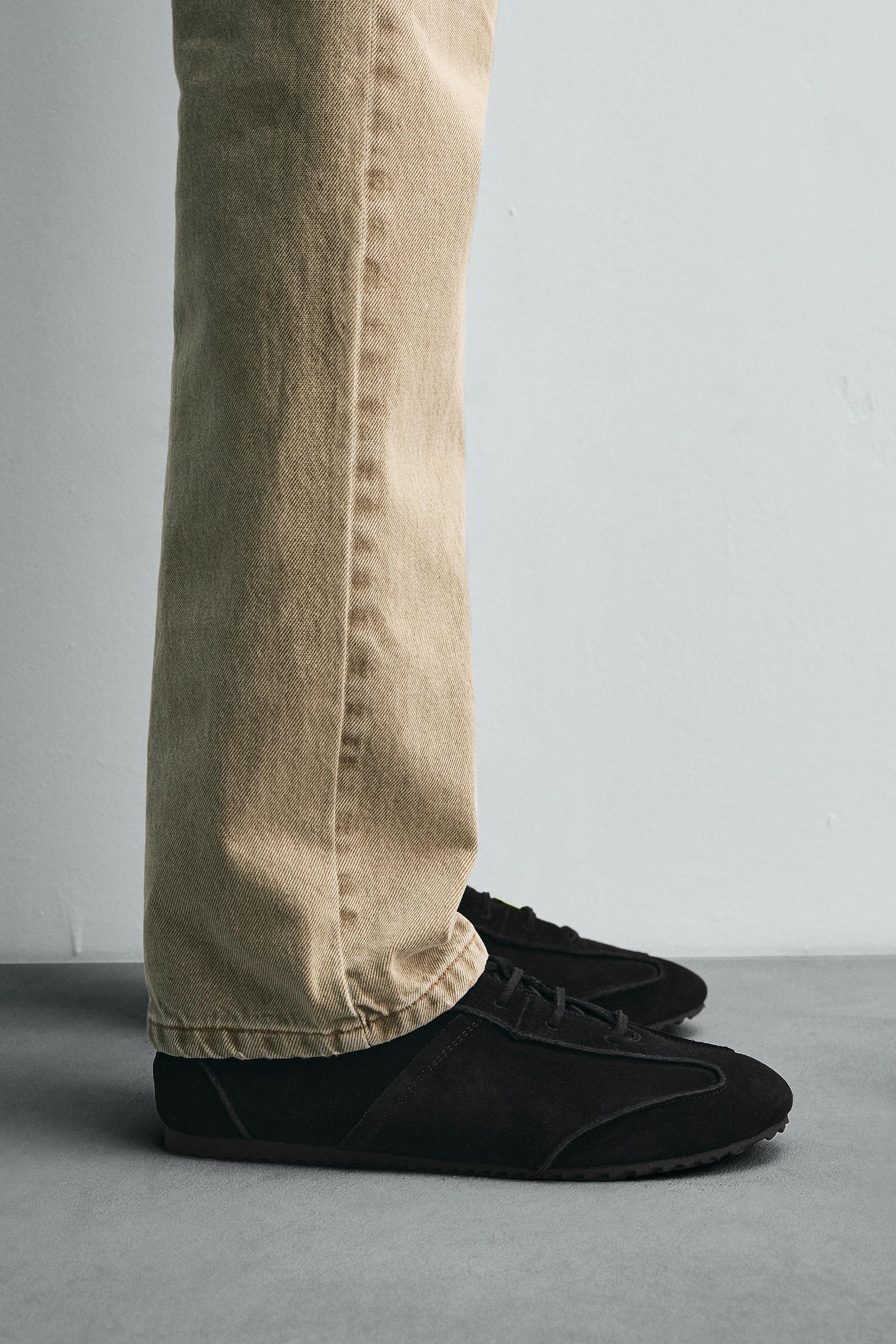 LIMITED EDITION LEATHER SNEAKERS