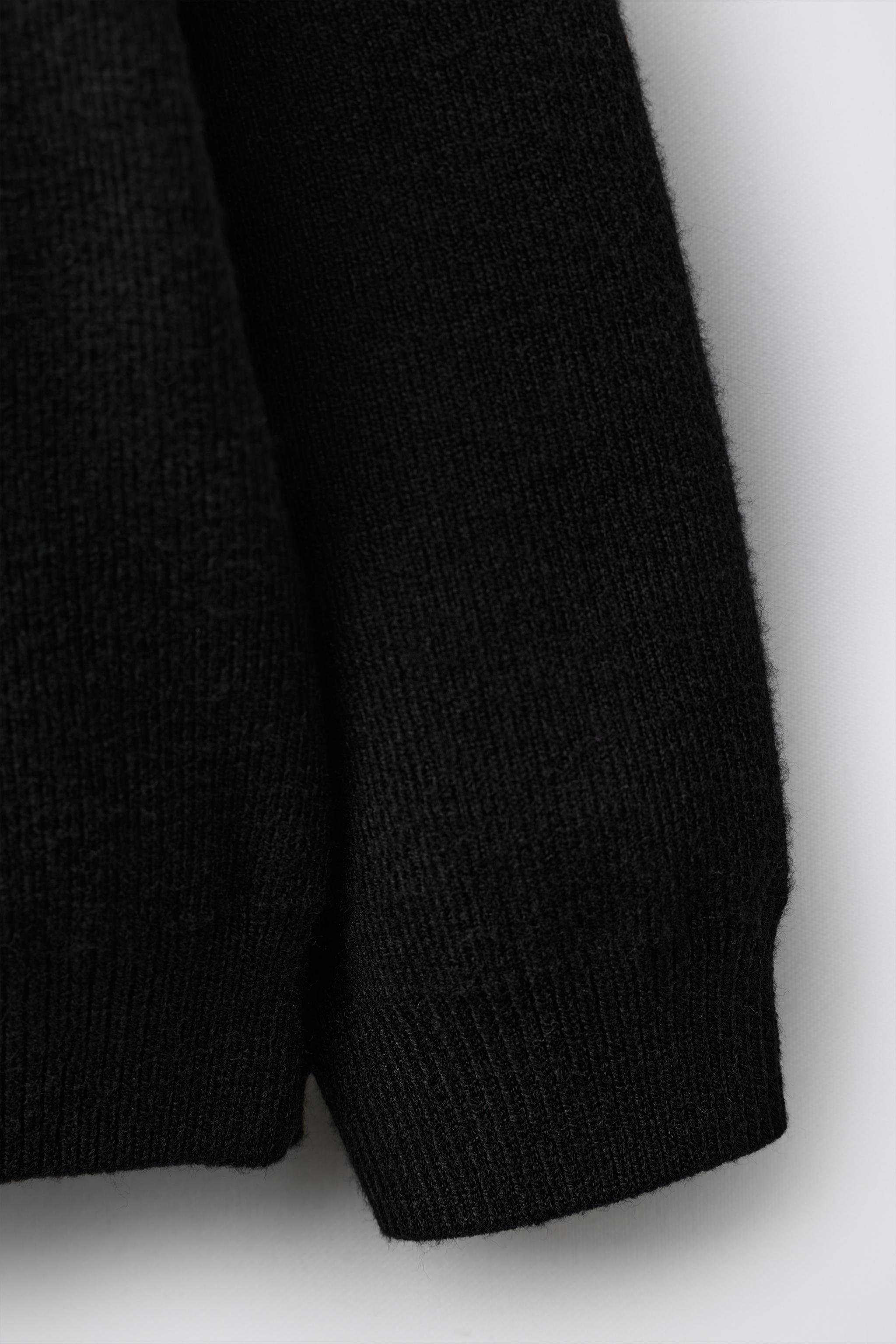 KNIT HOODED SWEATSHIRT