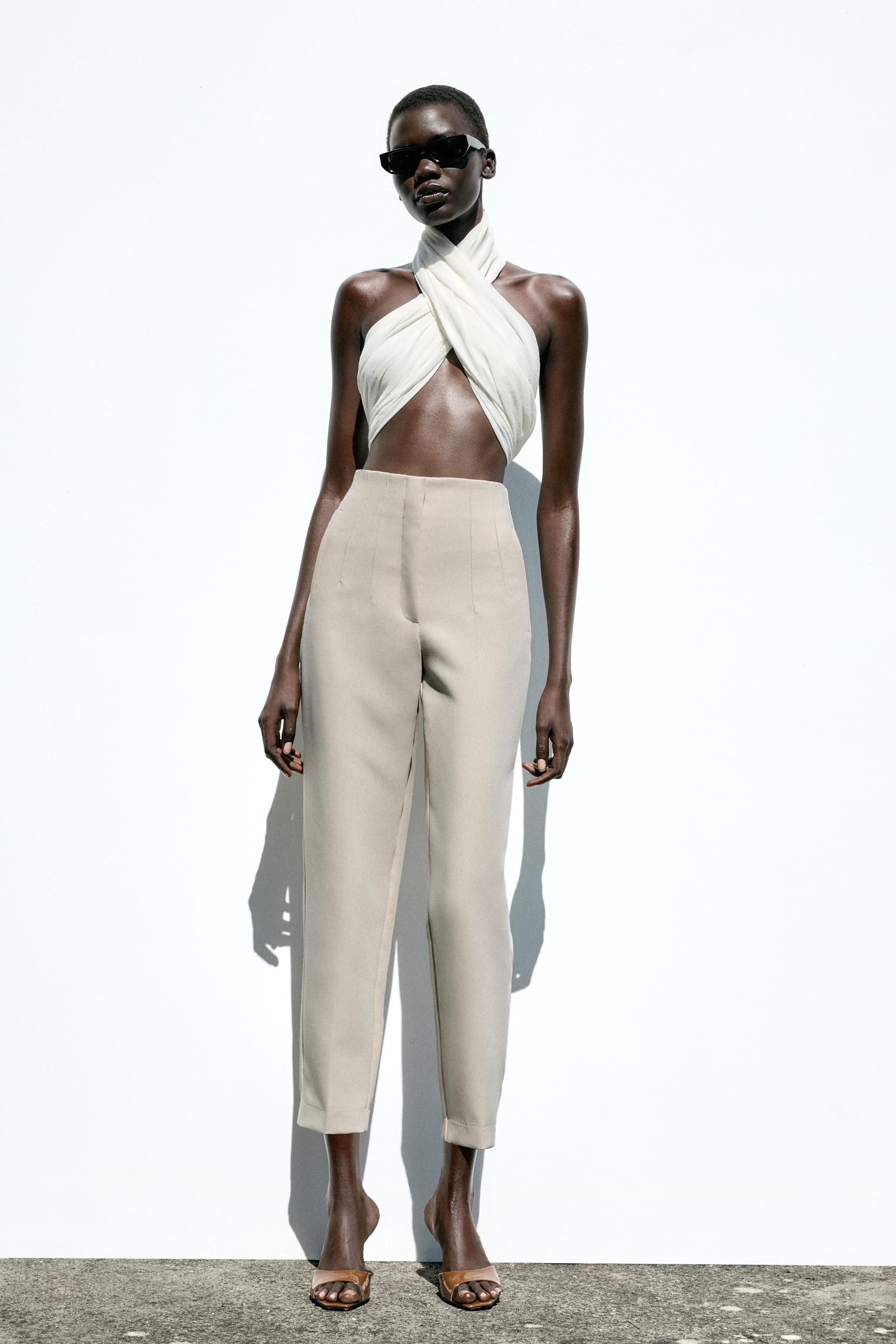 PANTS WITH A HIGH WAIST