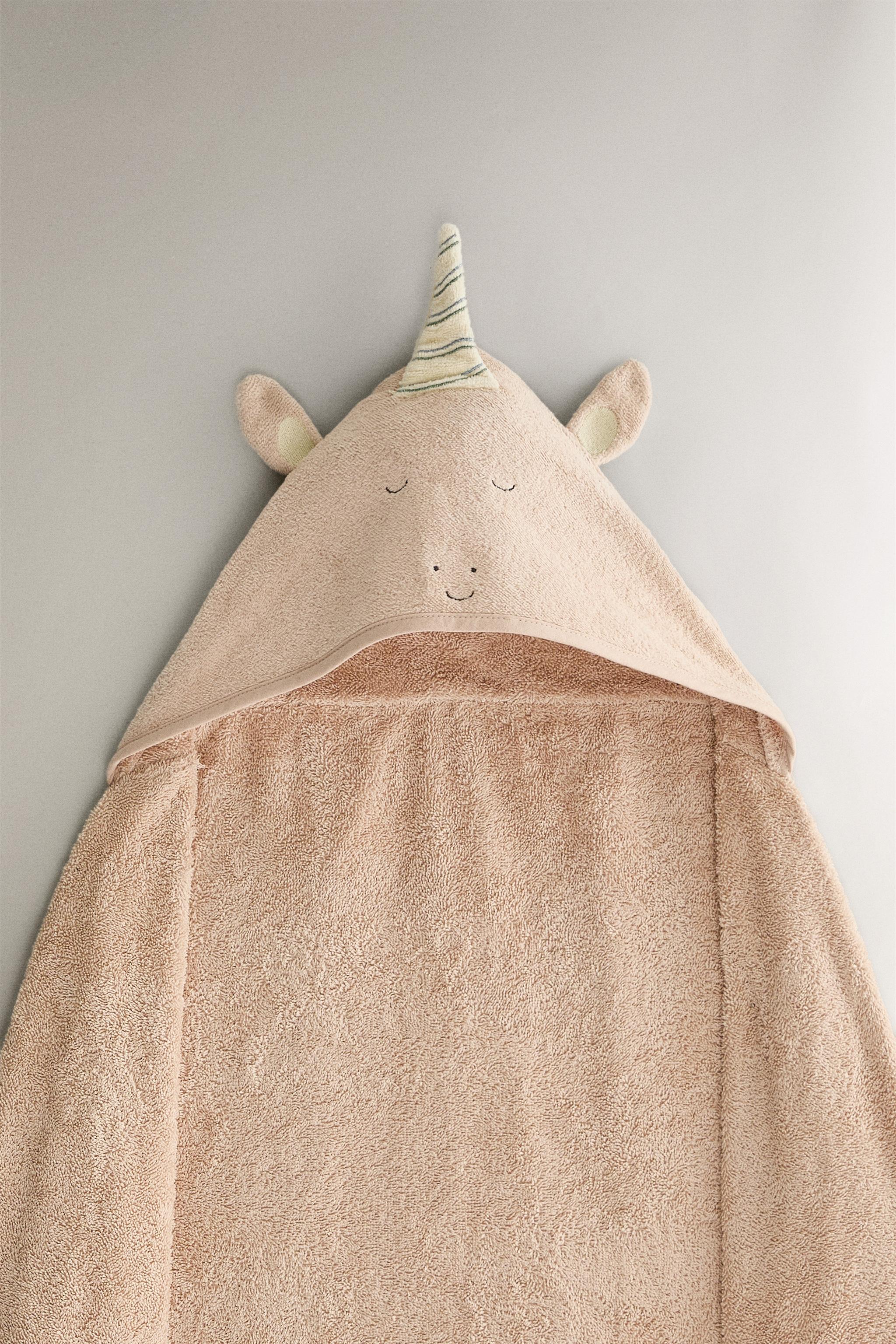 HOODED BABY BATH TOWEL