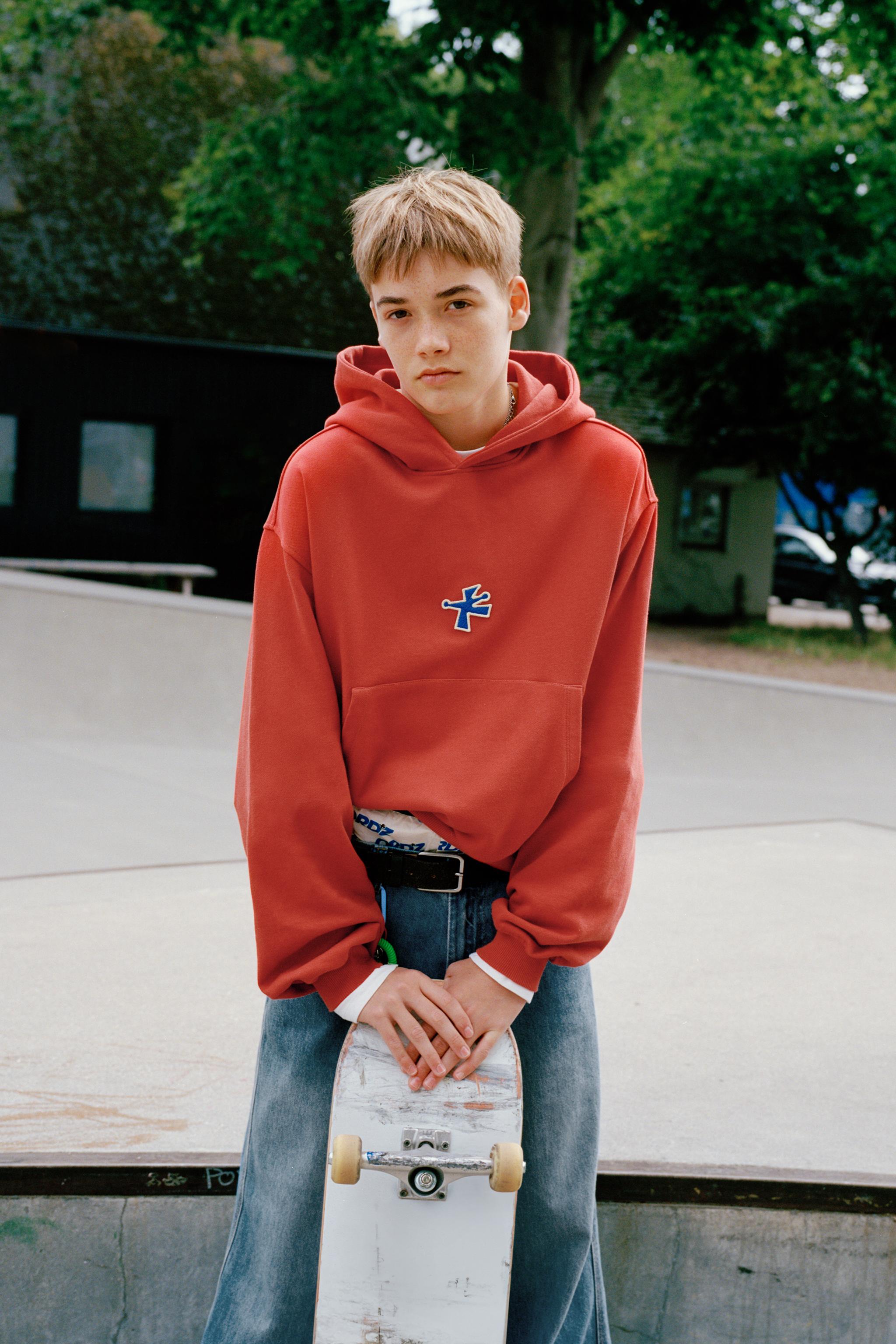 PATCH HOODIE SWEATSHIRT