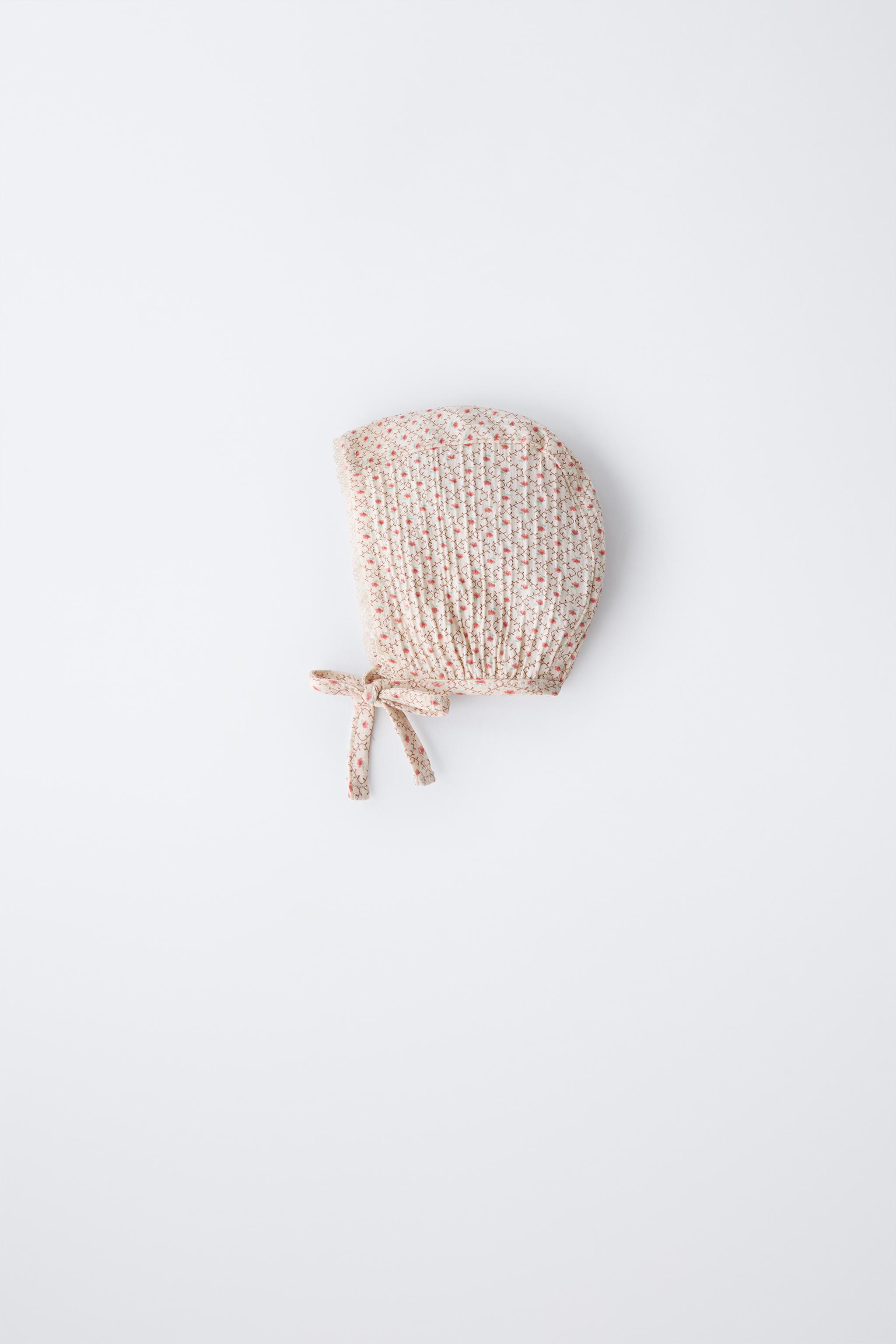 COTTON GAUZE BONNET WITH FLORAL AND LACE DETAIL