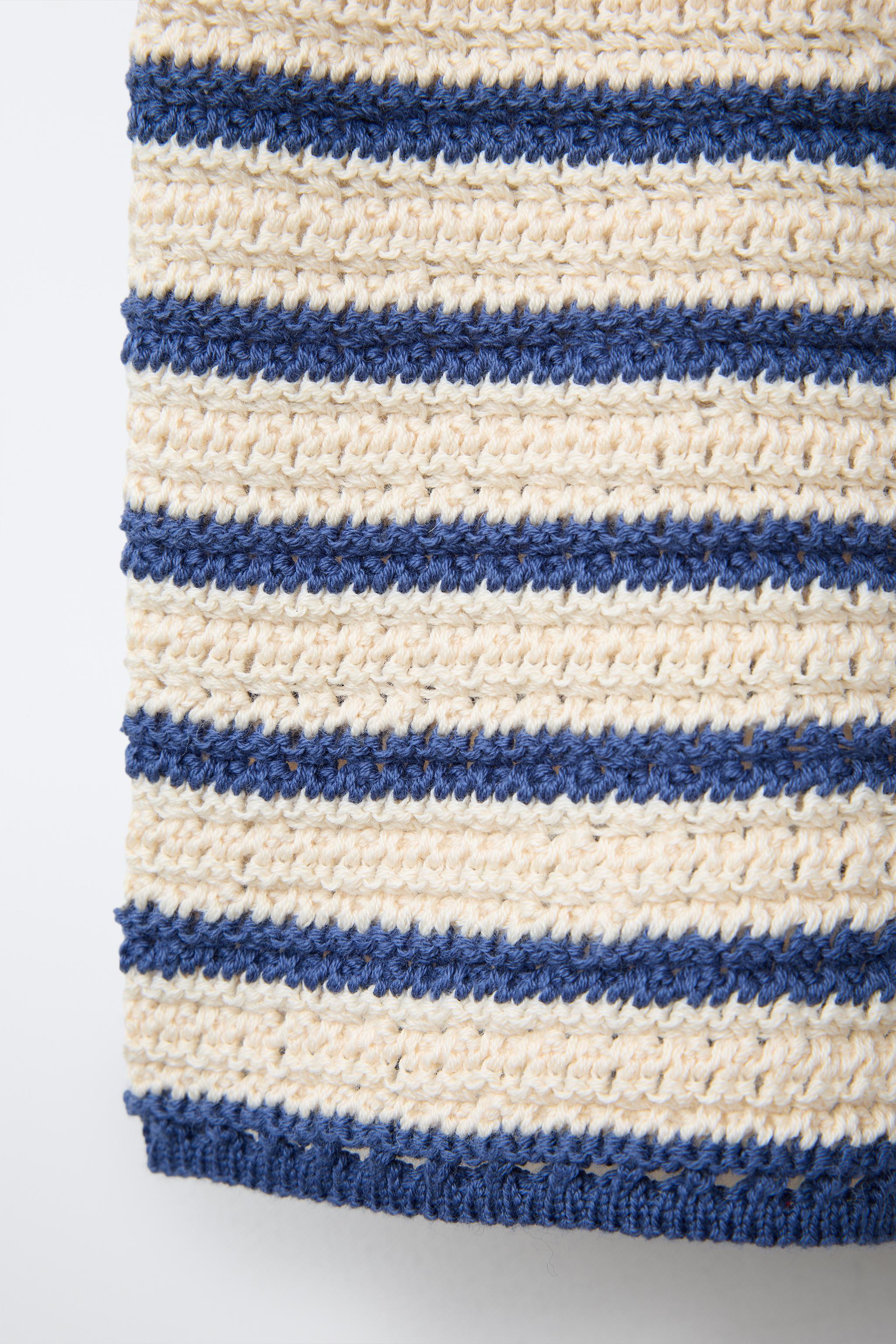 KNIT STRIPED SHORTS WITH FLOWER