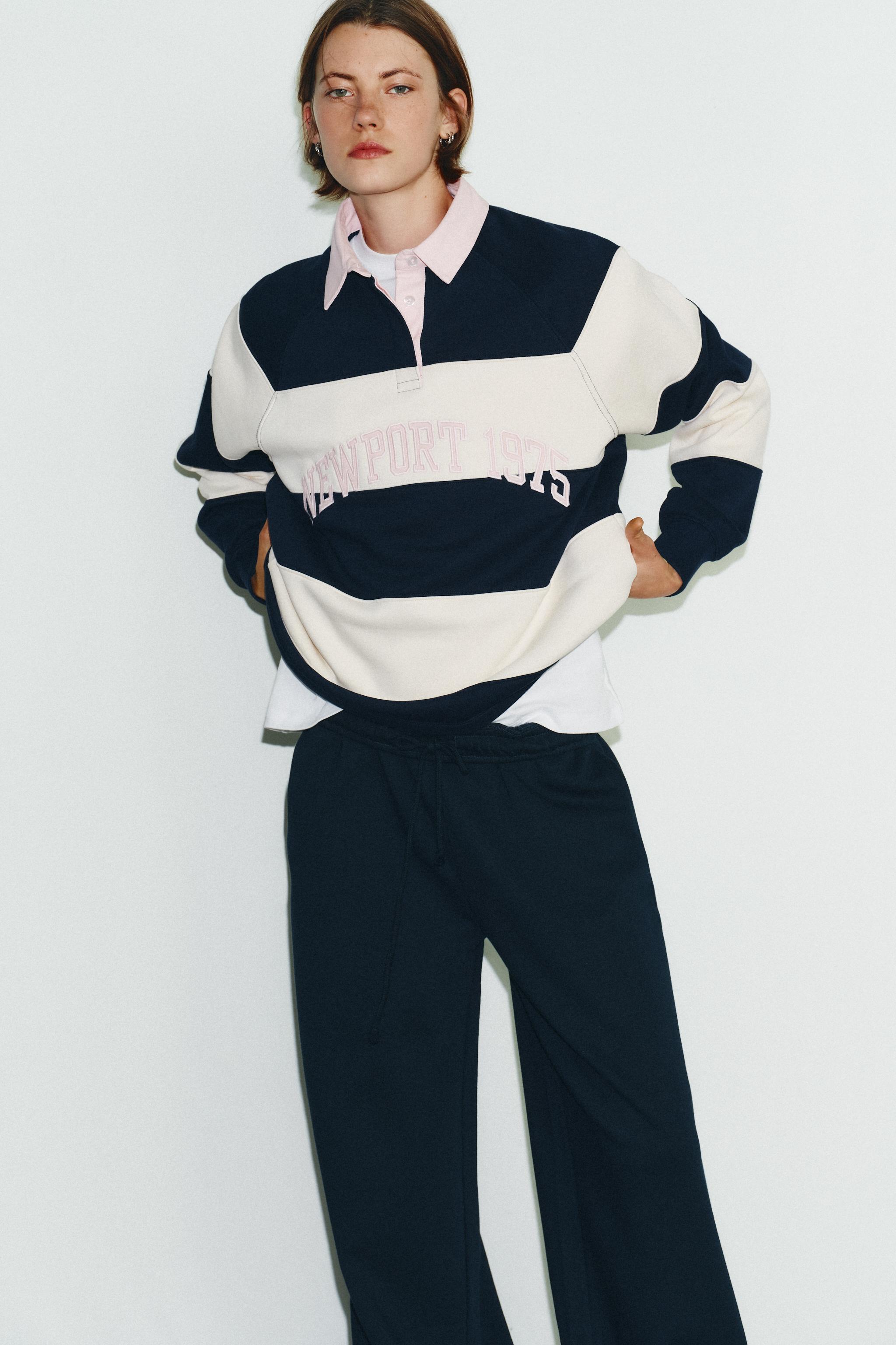STRIPED TEXT POLO SWEATSHIRT