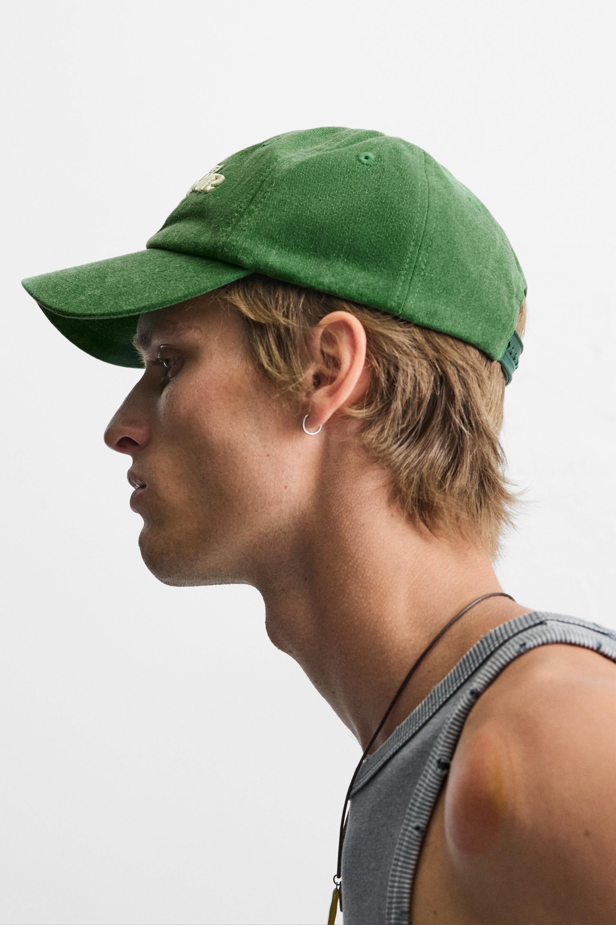 CONTRAST EMBROIDERY CAP