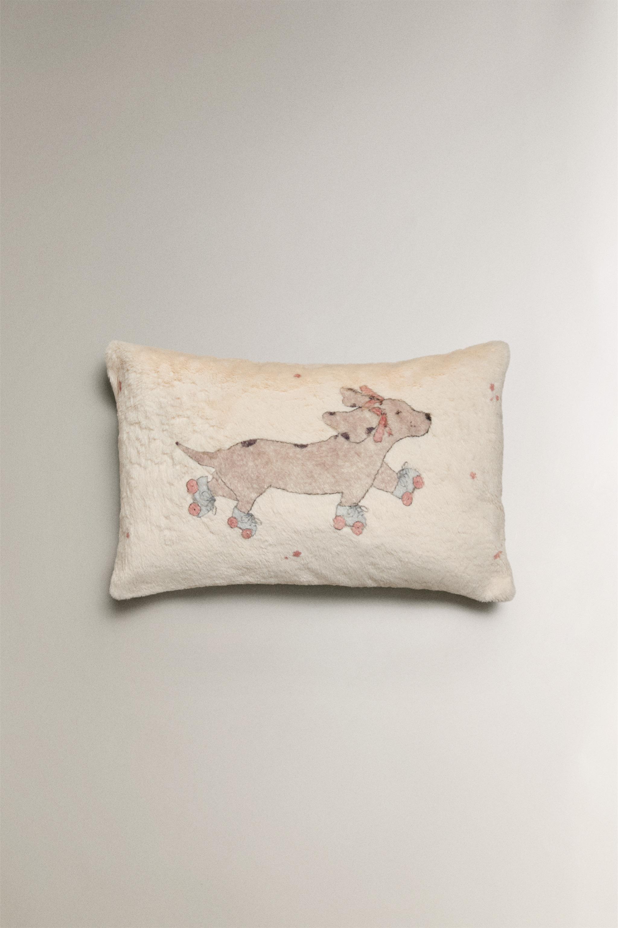 CHILDREN'S THROW PILLOW COVER WITH A SKATING DOG DESIGN