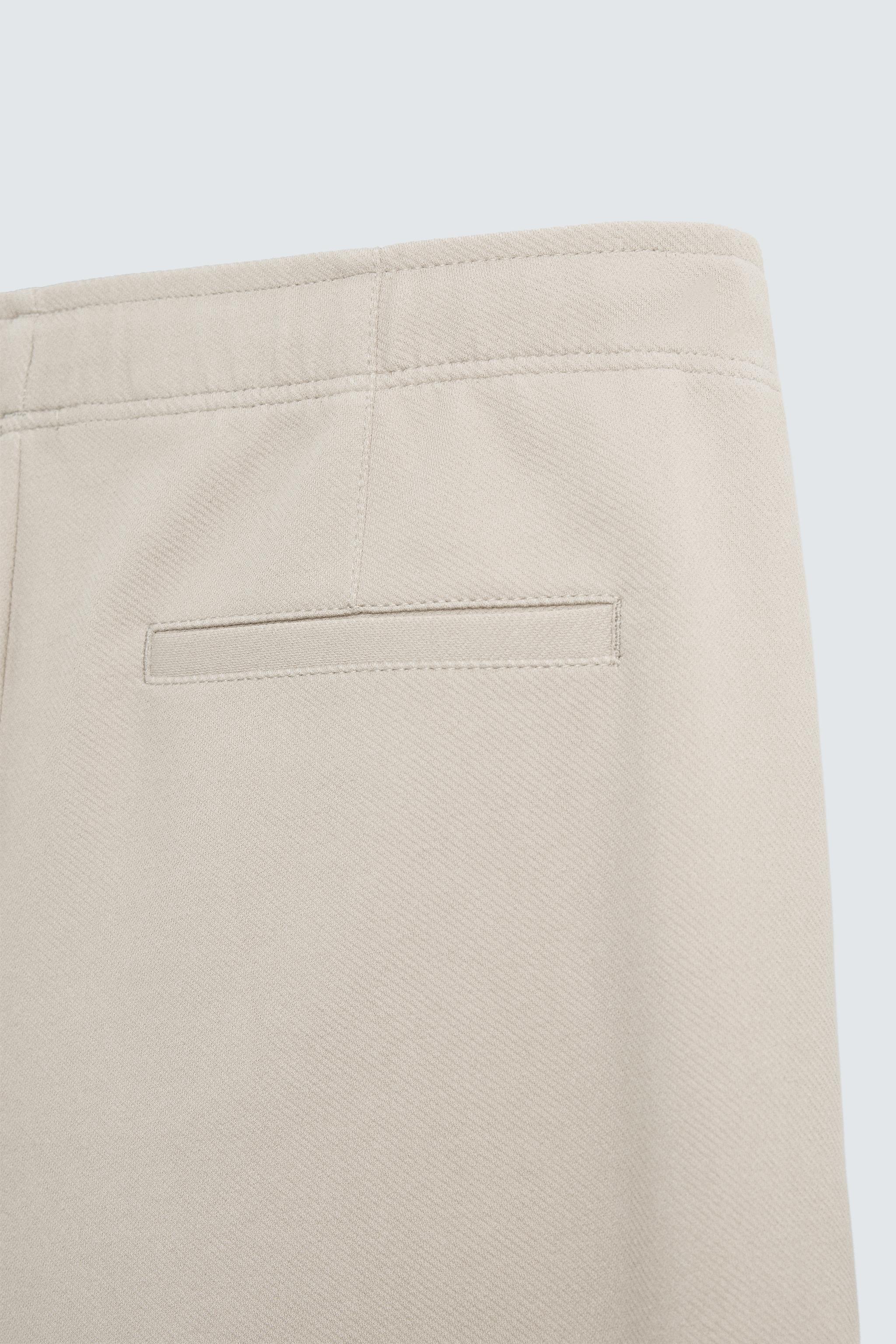 TEXTURED COMFORT SHORTS