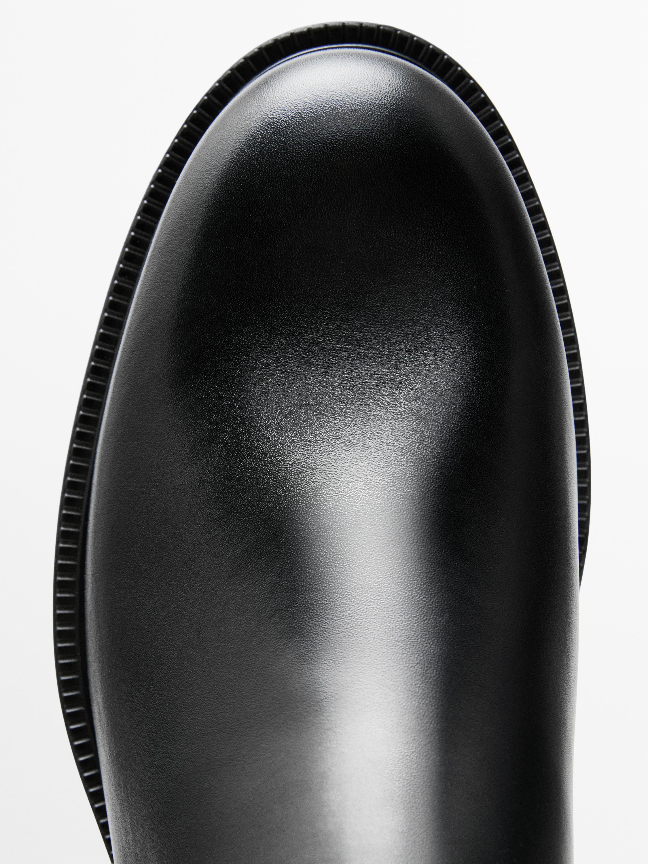 Nappa ankle boots with elastic gores