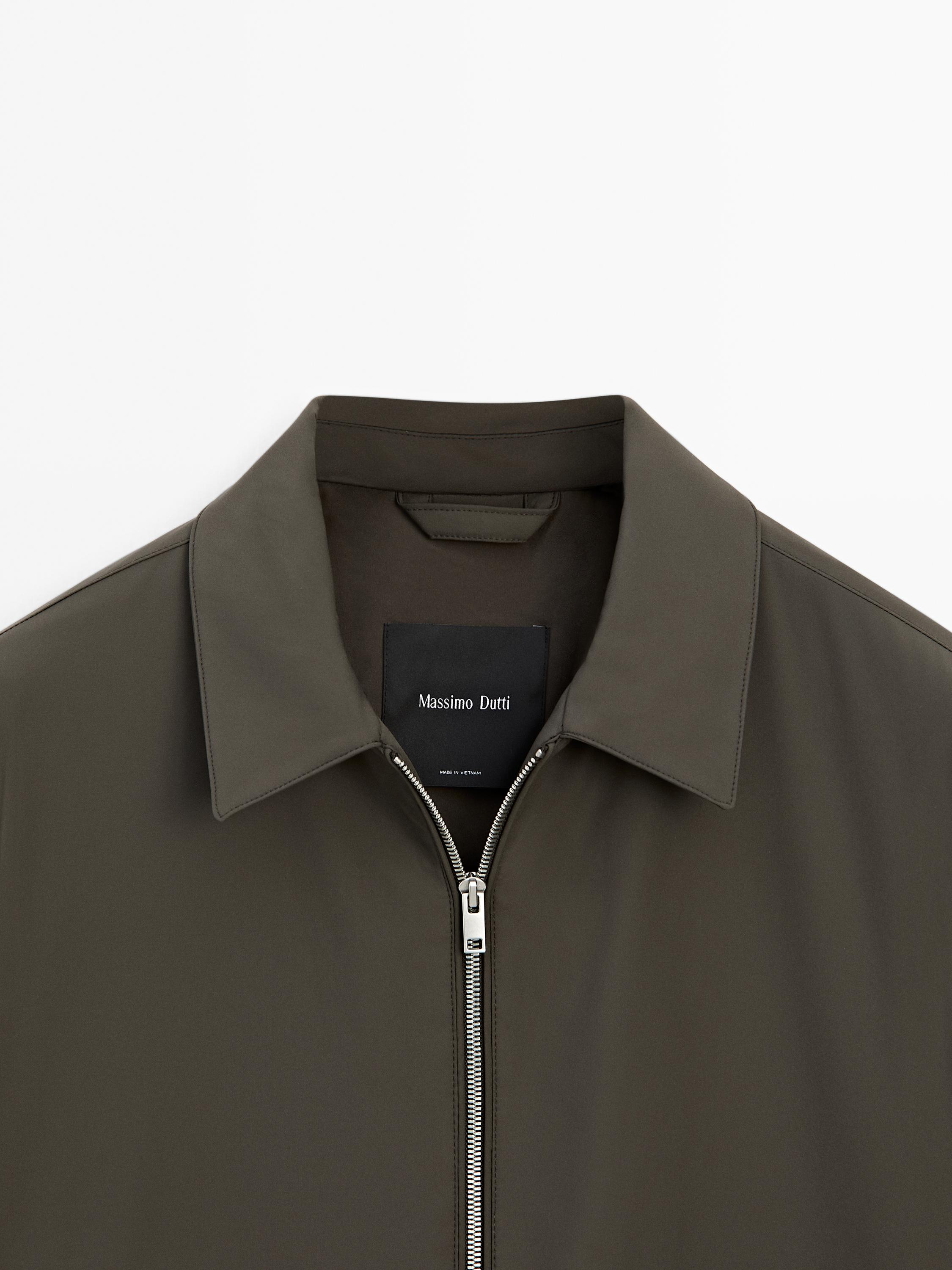 Lightweight water-repellent jacket