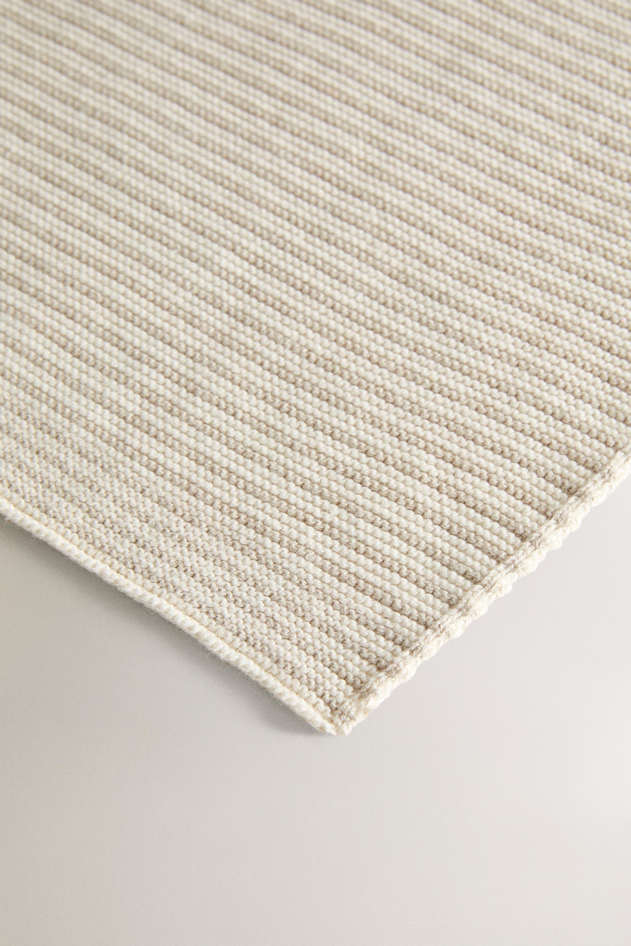 CHILDREN'S STRIPED BLANKET