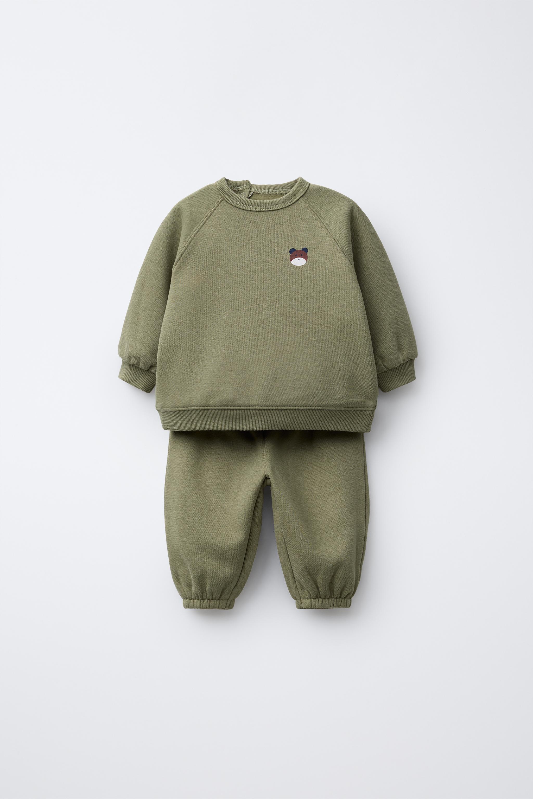 PRINT SWEATSHIRT AND JOGGER SET