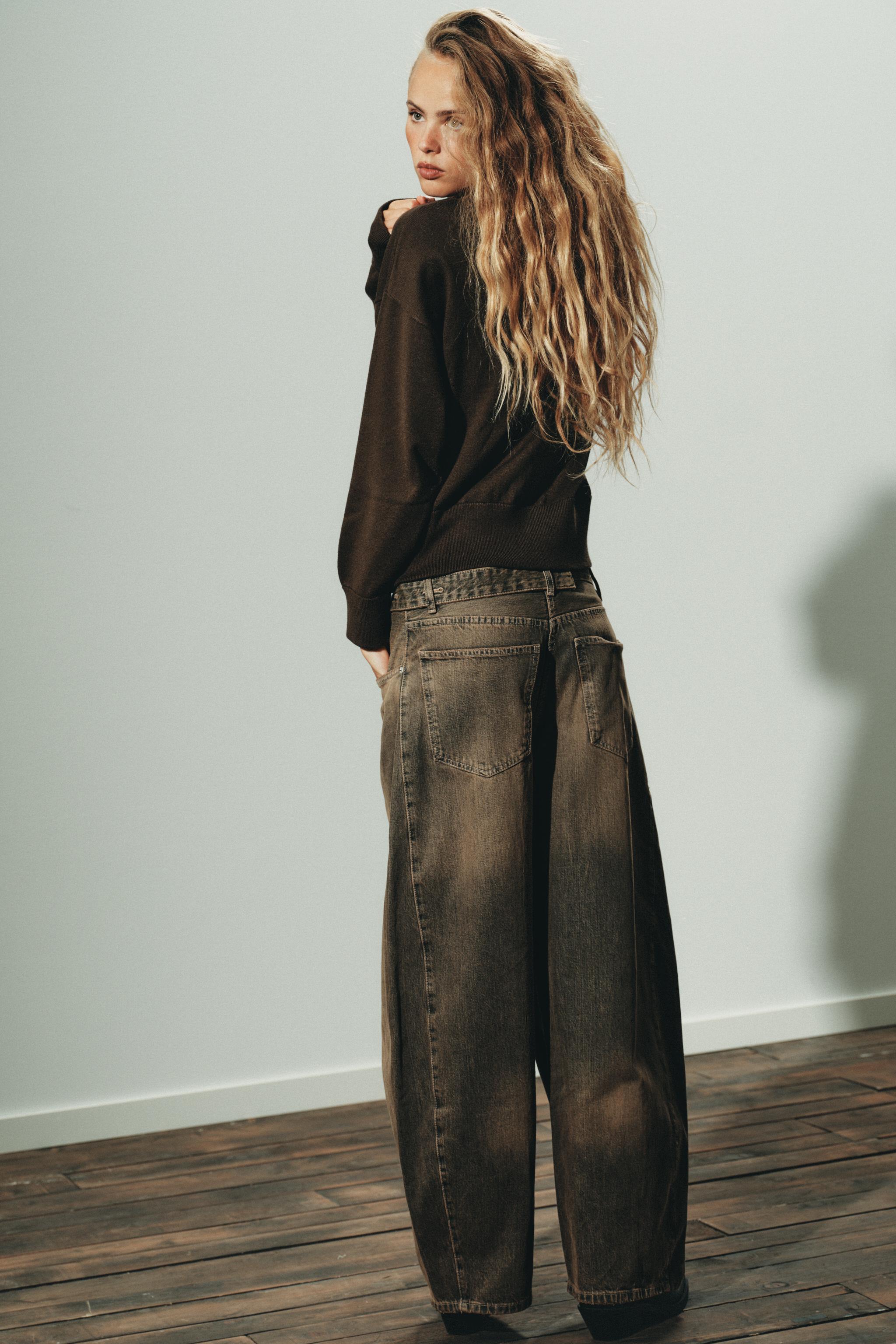 TRF OVERSIZE HIGH WAISTED JEANS