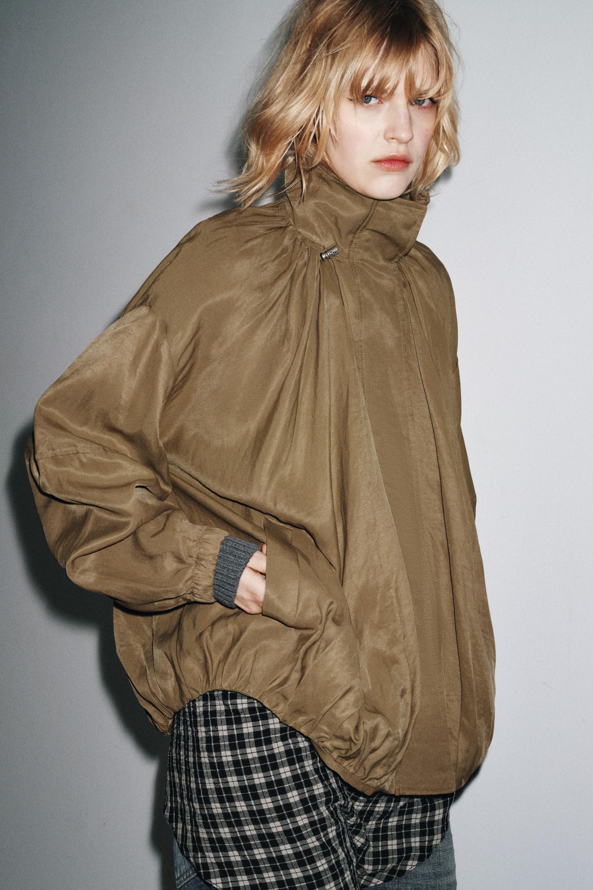 ZW COLLECTION FLUID BOMBER JACKET