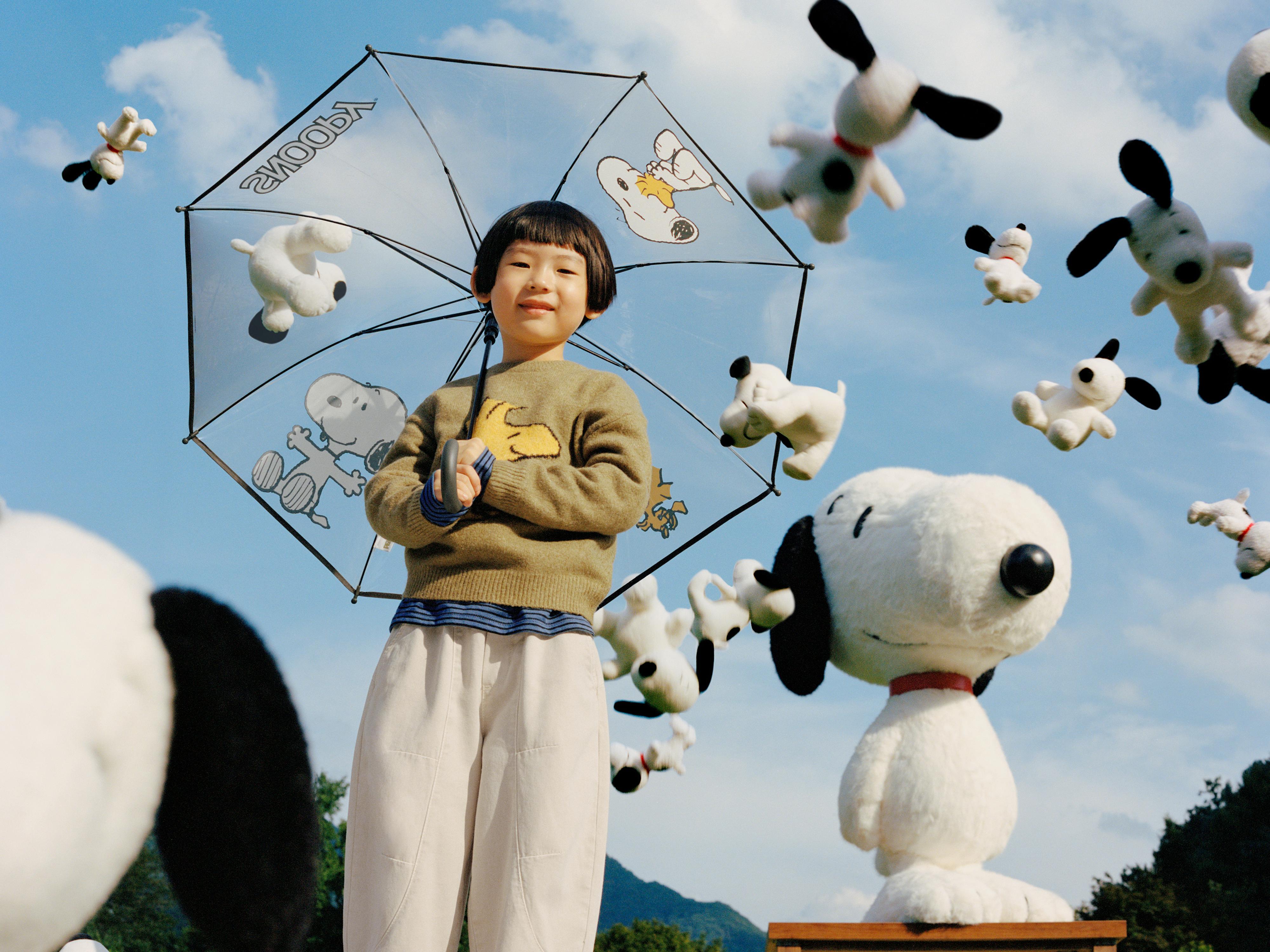 SNOOPY PEANUTS™ KNIT SWEATER