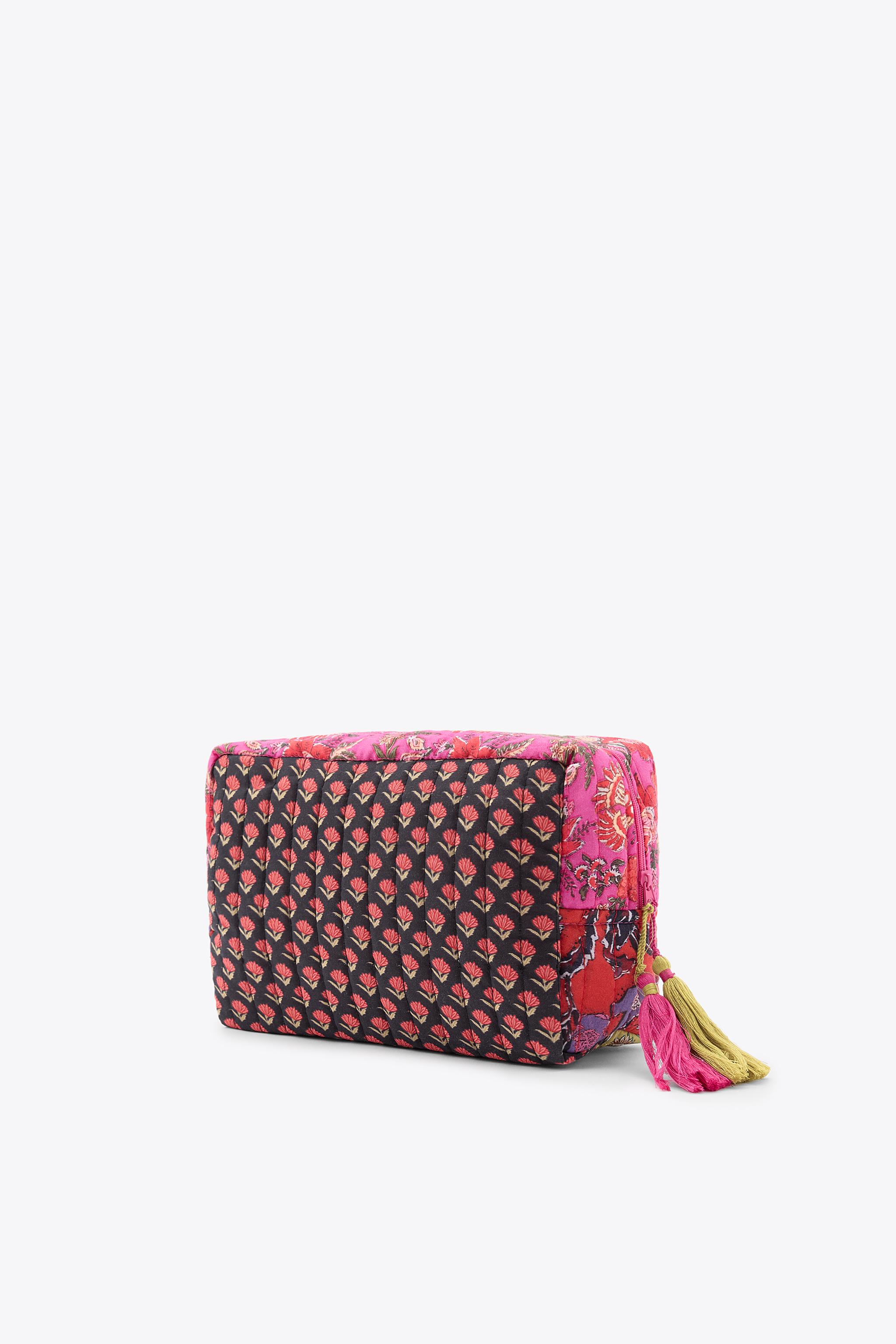 FLORAL PRINT QUILTED TOILETRY BAG
