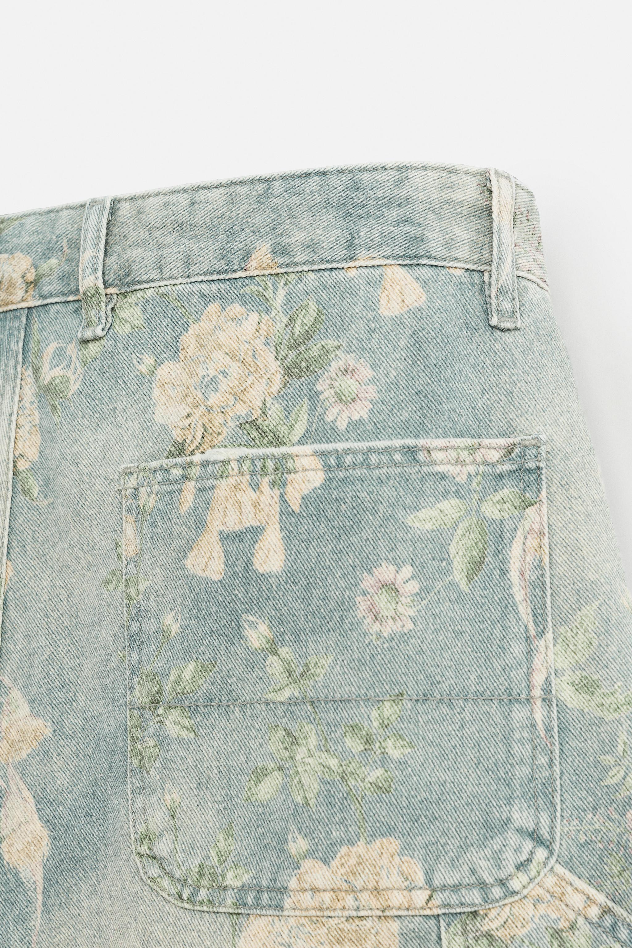 FLORAL PRINT CARPENTER POCKET BERMUDA SHORTS