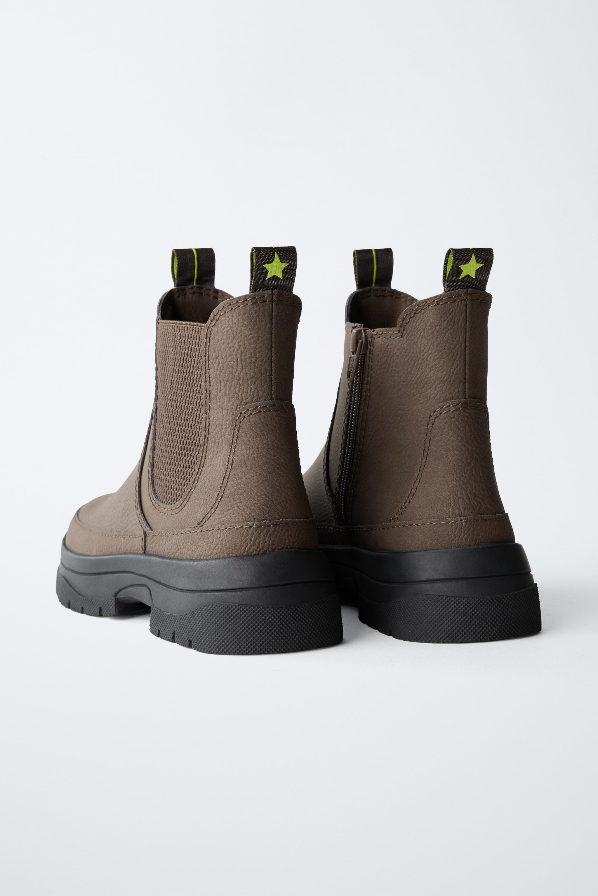 PULL TAB ANKLE BOOTS