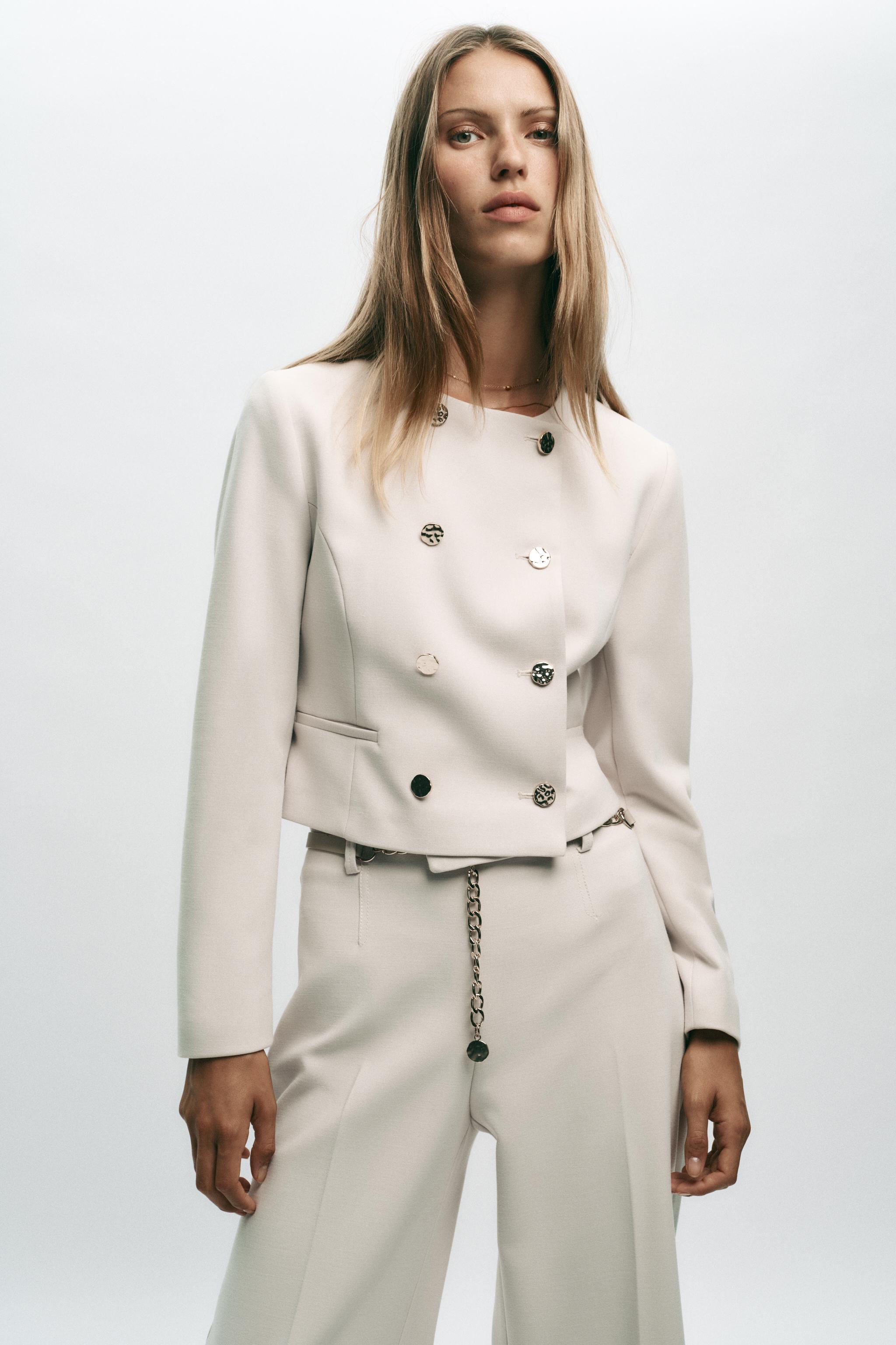 DOUBLE BREASTED SHORT BLAZER