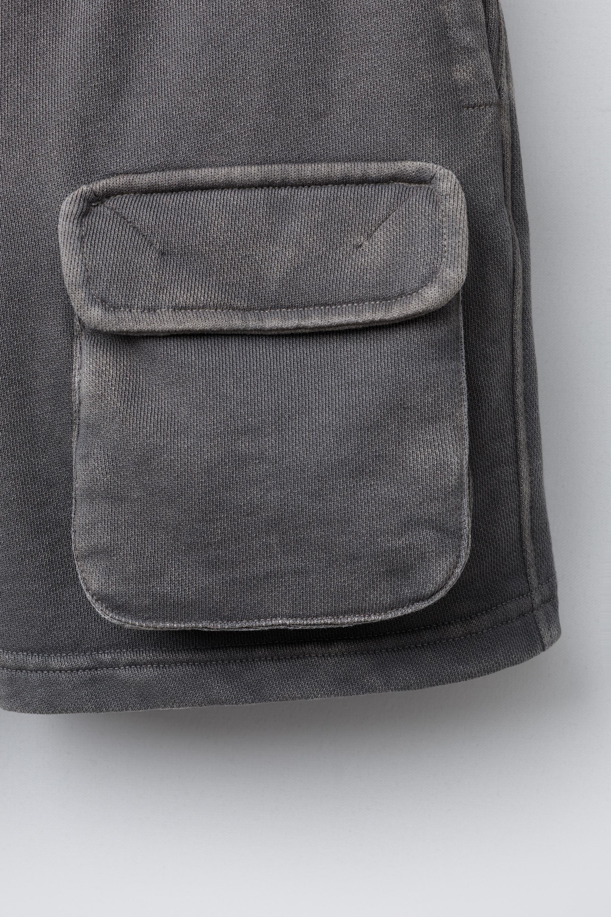 STRAIGHT FIT GARMENT DYE PLUSH SHORTS