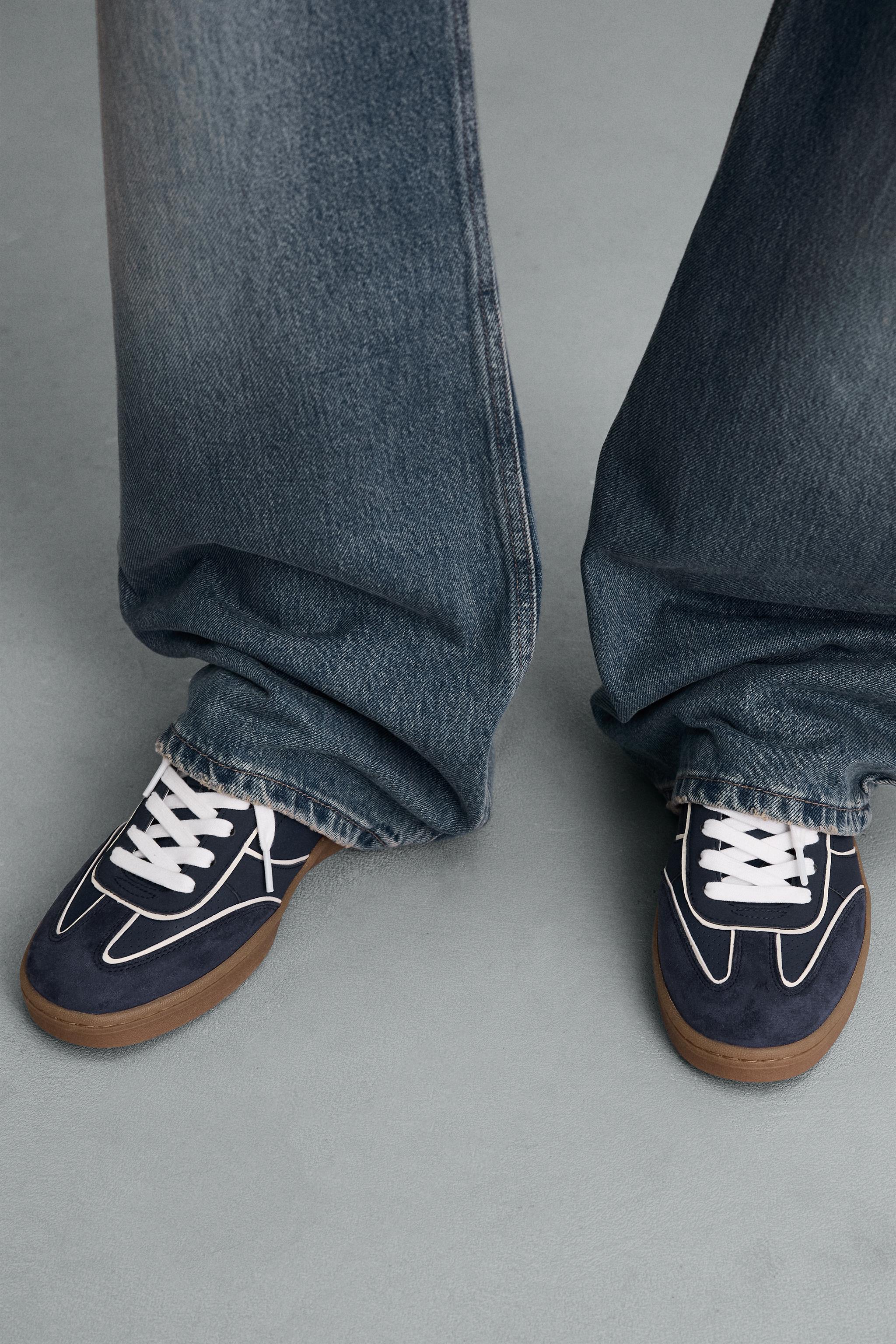 CONTRAST SOLE SNEAKERS