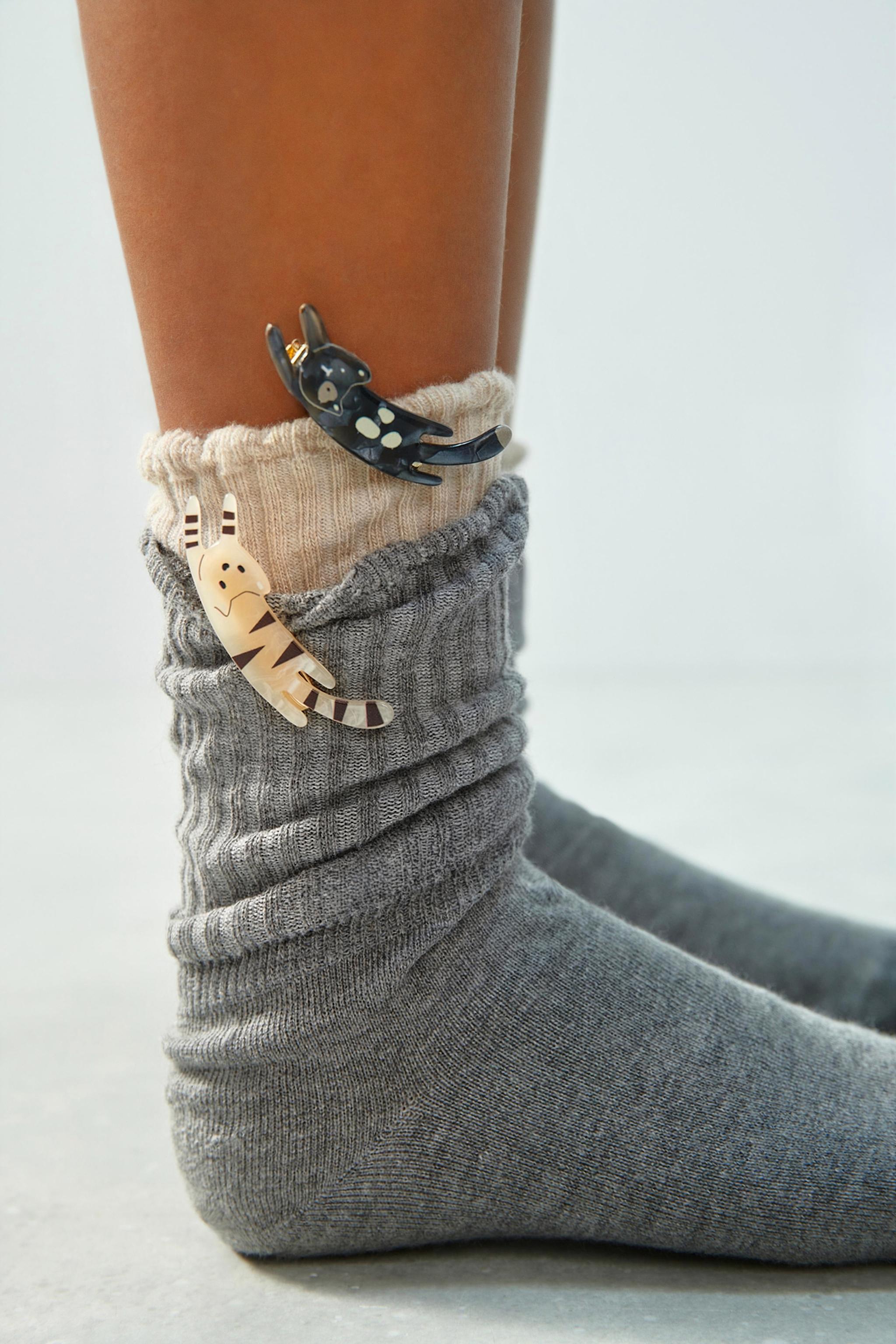 THREE-PACK OF WAVY LONG SOCKS