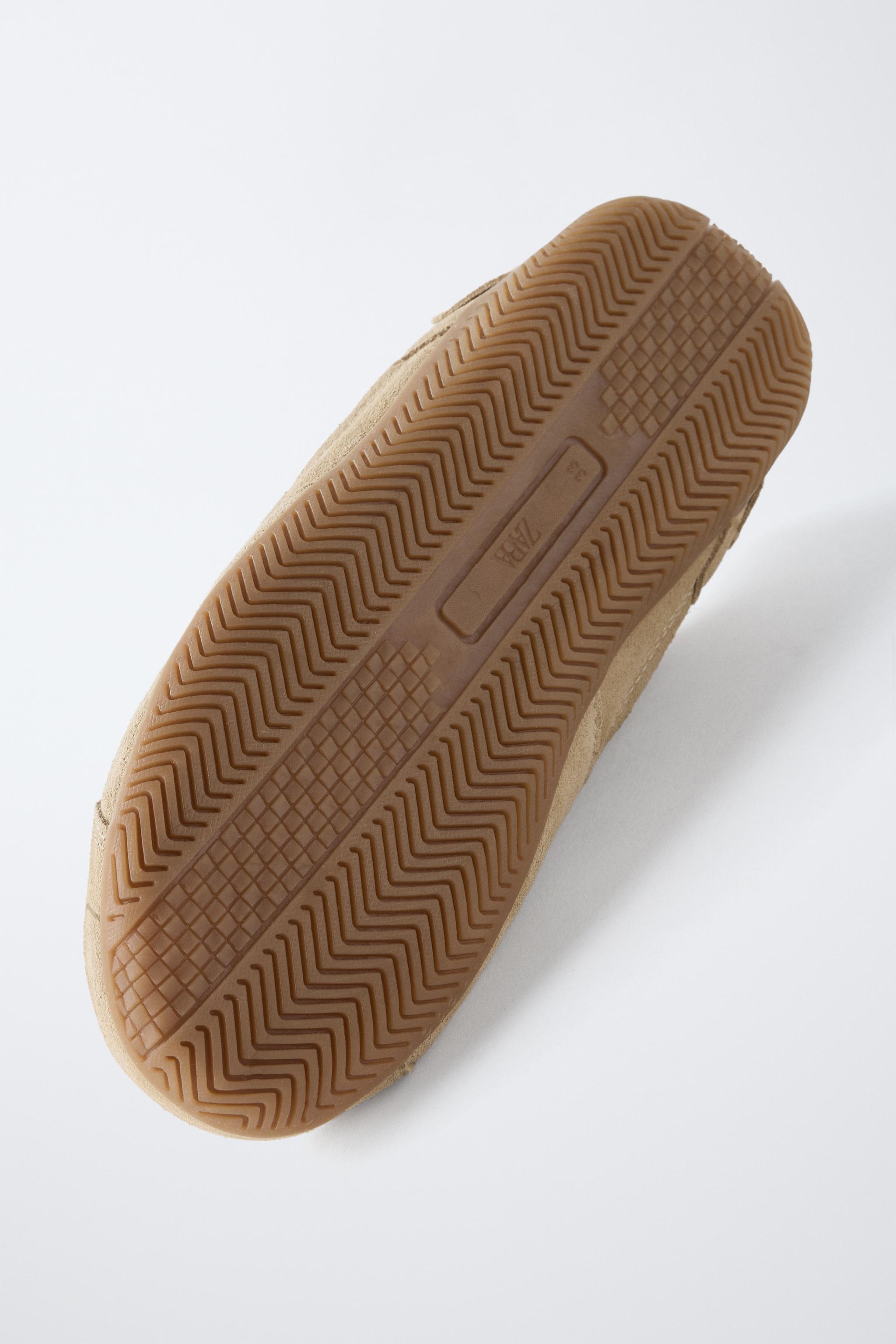 LEATHER LACE-UP SNEAKERS