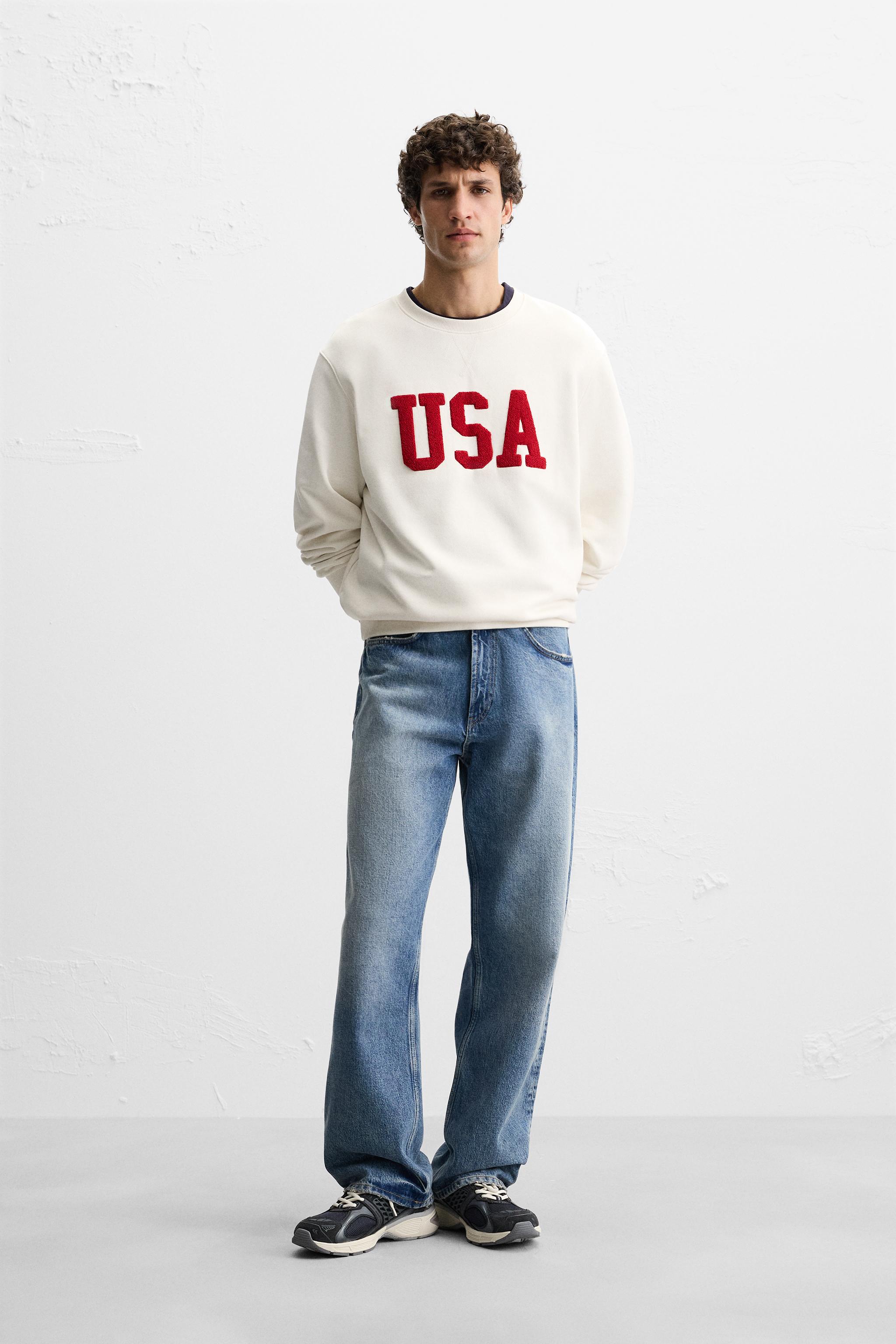 TEXTURED PATCH SWEATSHIRT