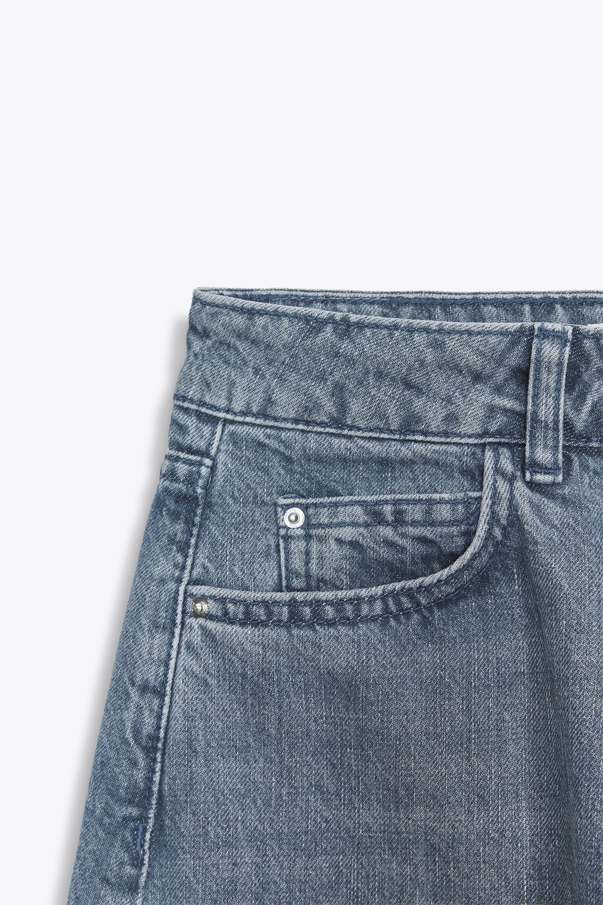 MID-RISE BAGGY JEANS