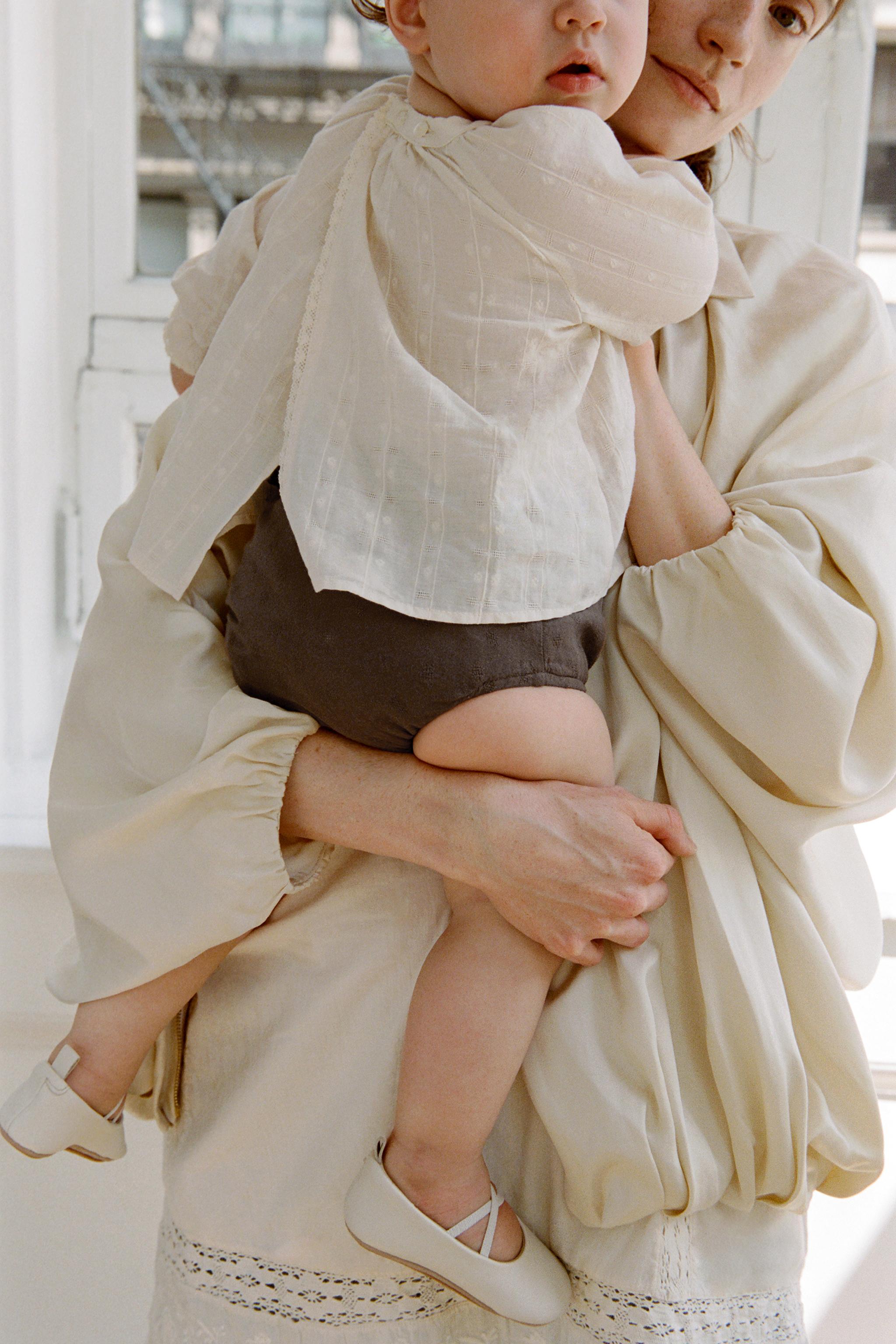 EMBROIDERED AND LACE BLOUSE
