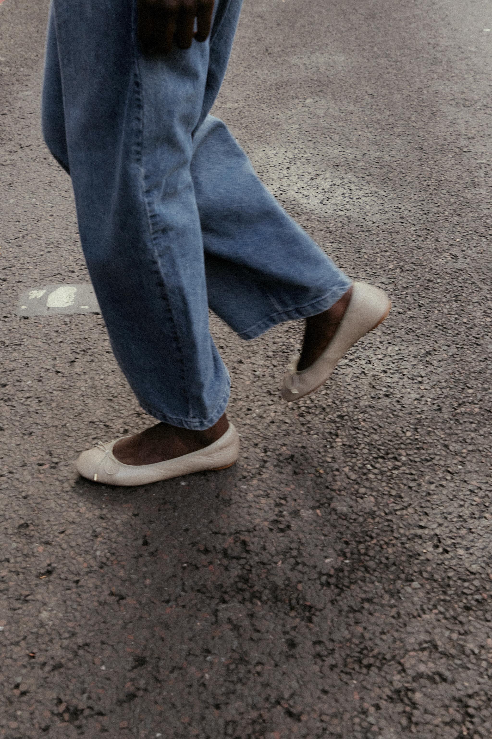 LEATHER BALLET FLATS WITH BOW