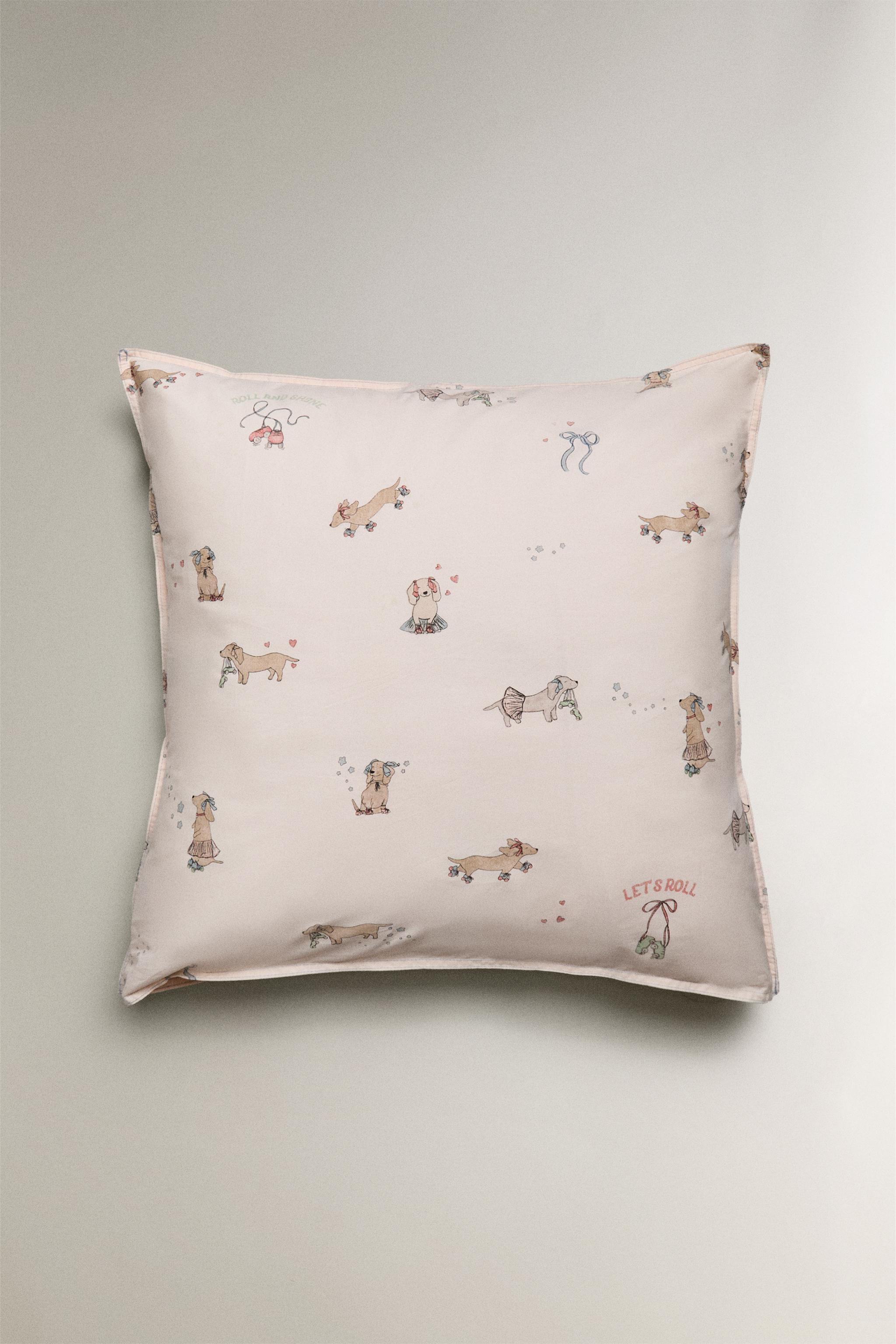 CHILDREN'S SKATING DOG PILLOWCASE