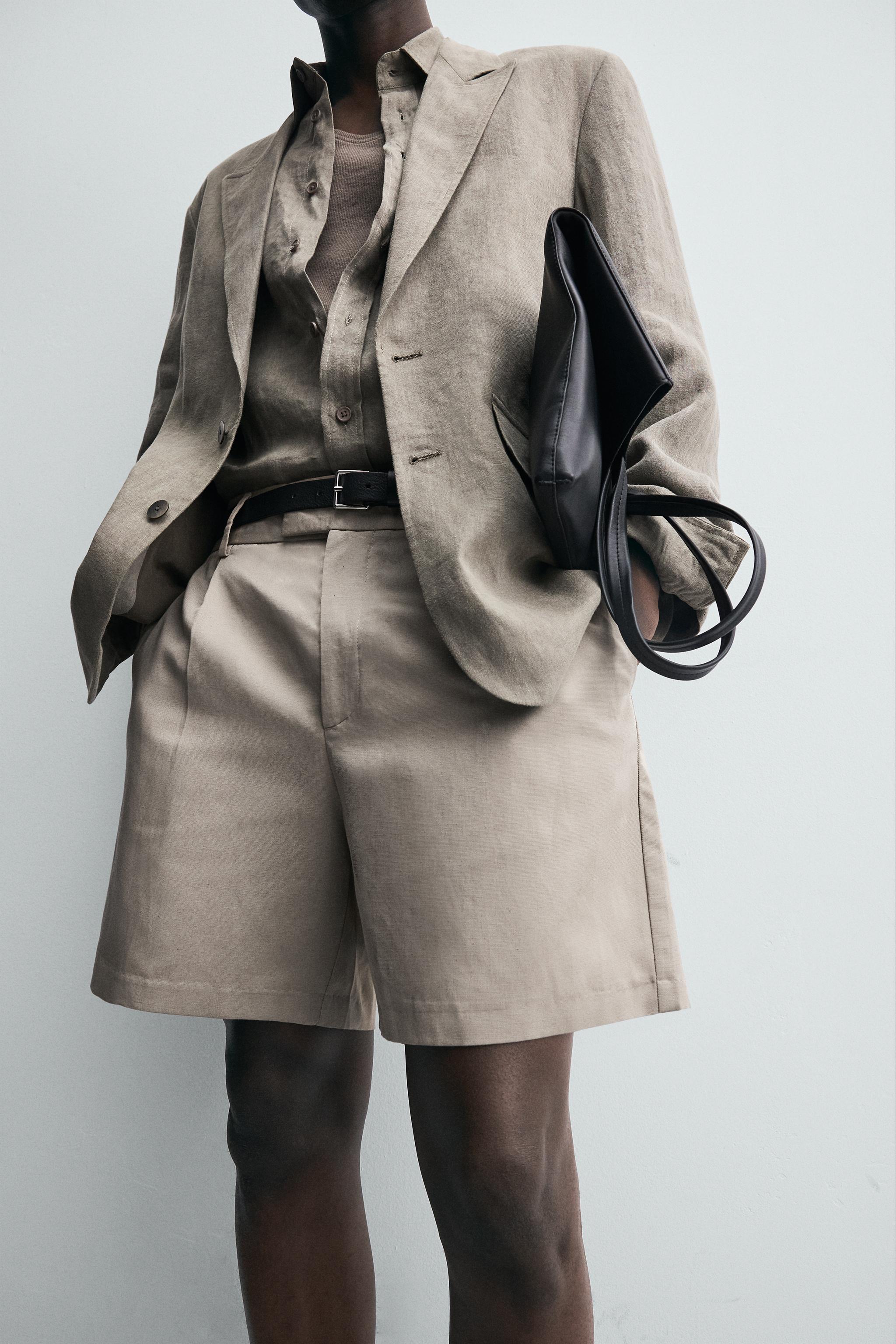 RELAXED FIT PLEATED SHORTS