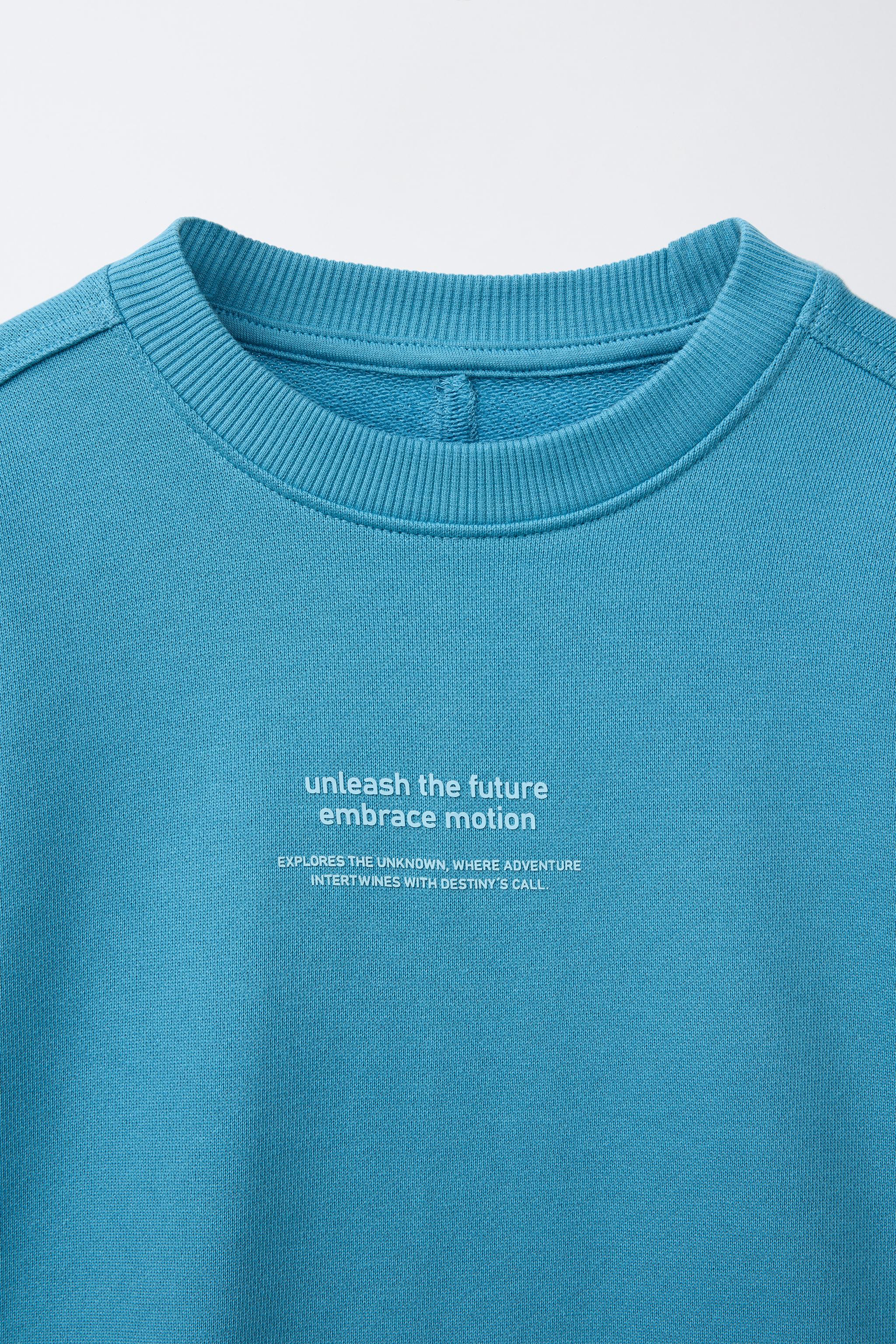 PLAIN SWEATSHIRT WITH RAISED TEXT