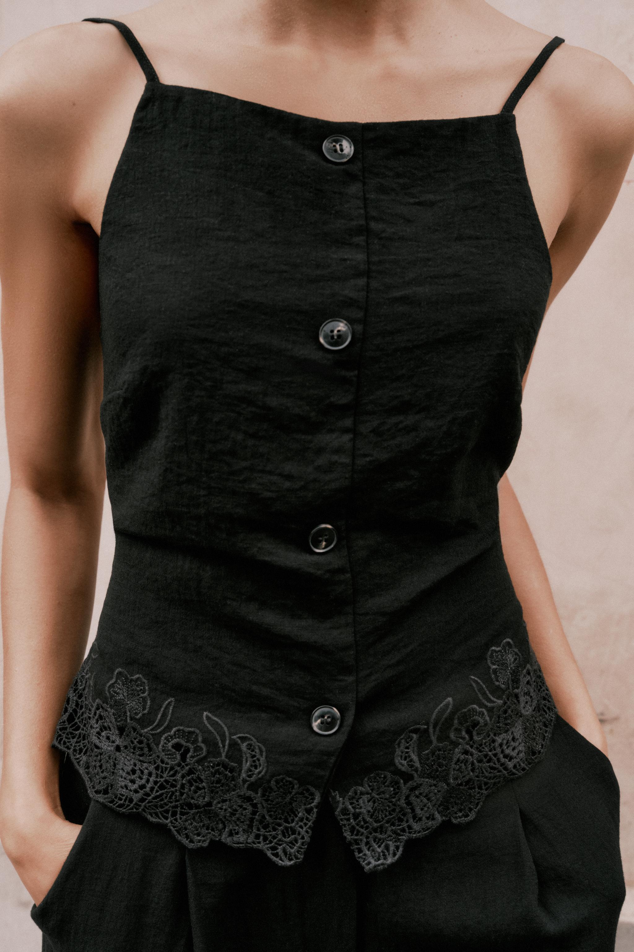 EMBROIDERED OPEN-BACK TOP