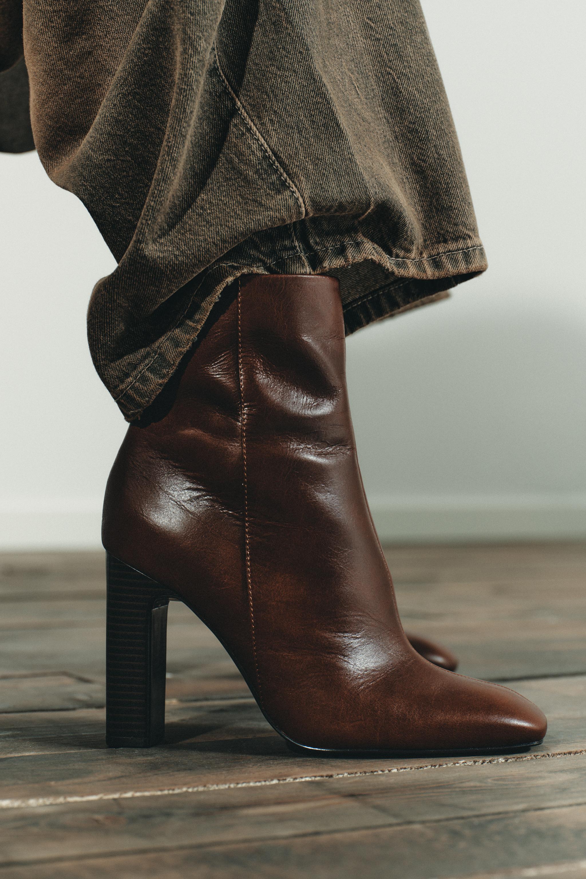 LEATHER WIDE HEEL ANKLE BOOTS