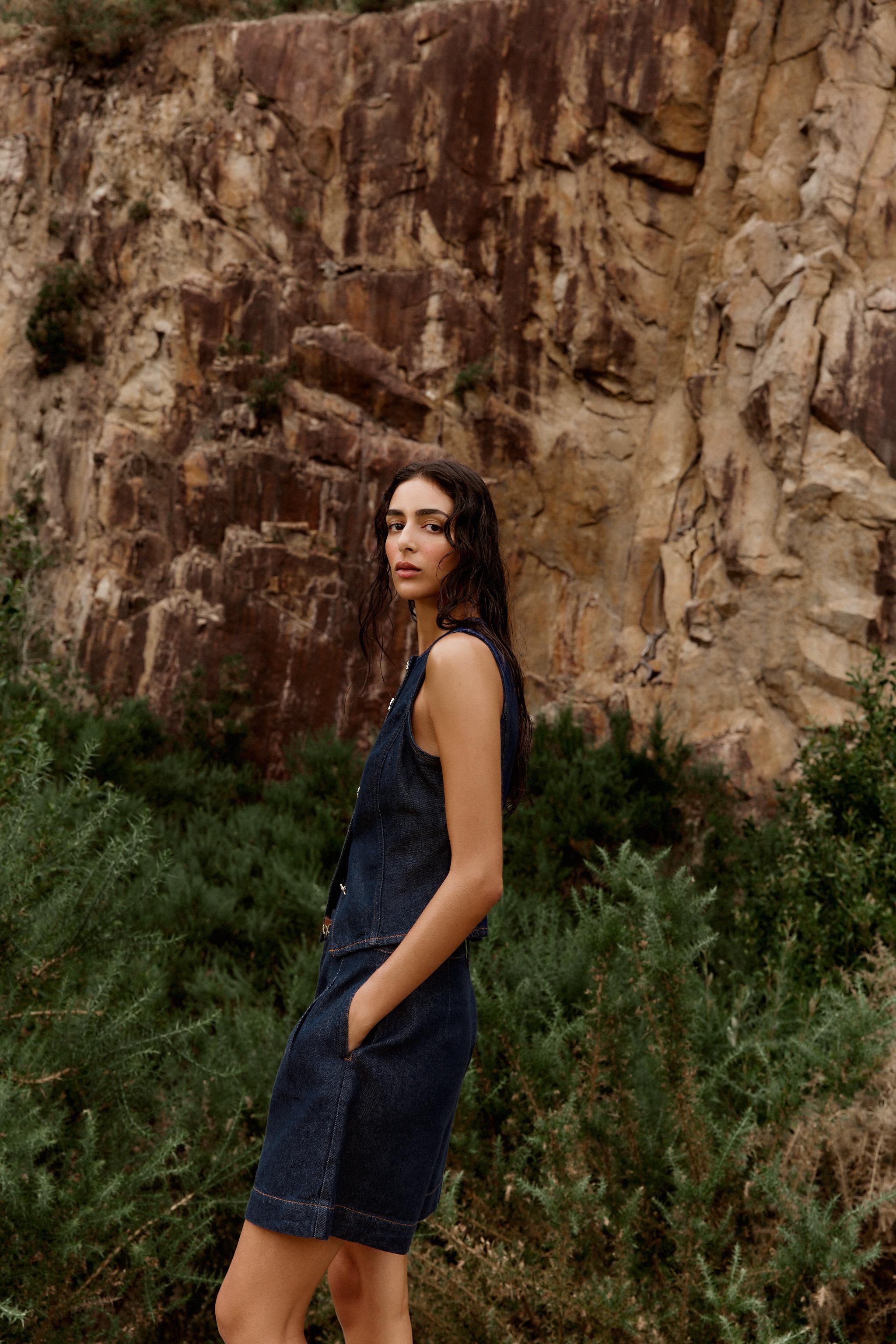 Z1975 GOLD BUTTON DENIM VEST