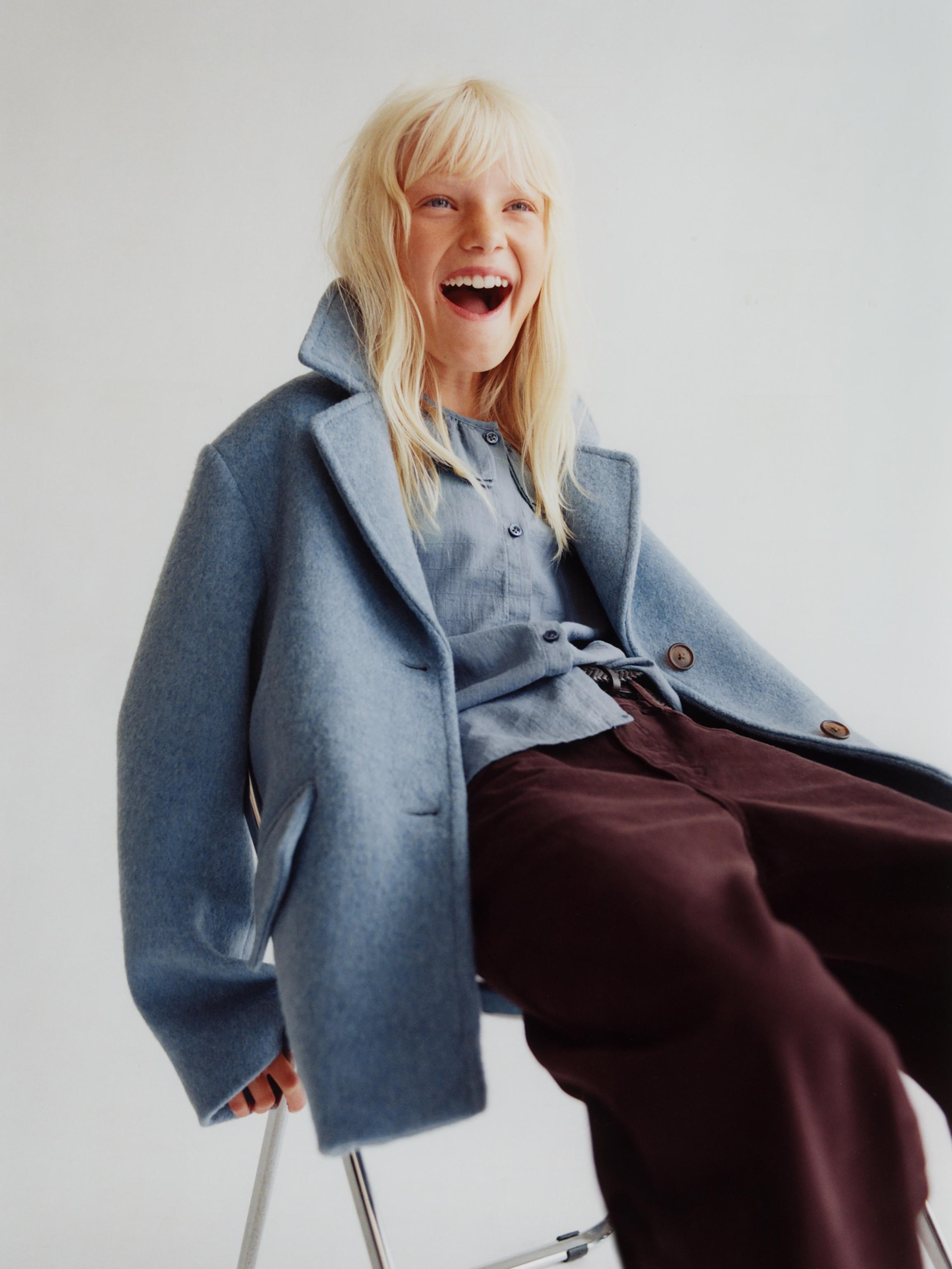 TEXTURED PETER PAN COLLAR SHIRT