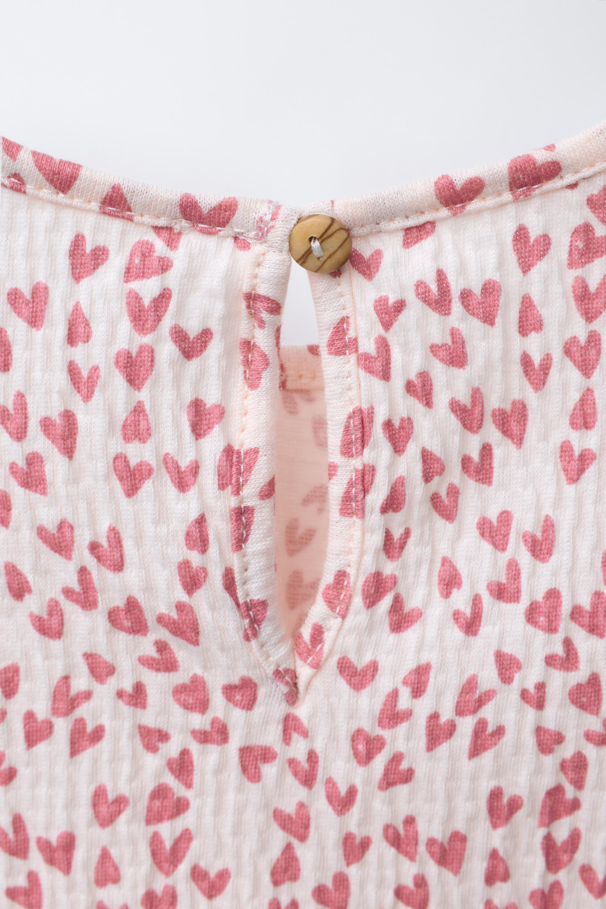 TEXTURED HEART RUFFLE T-SHIRT