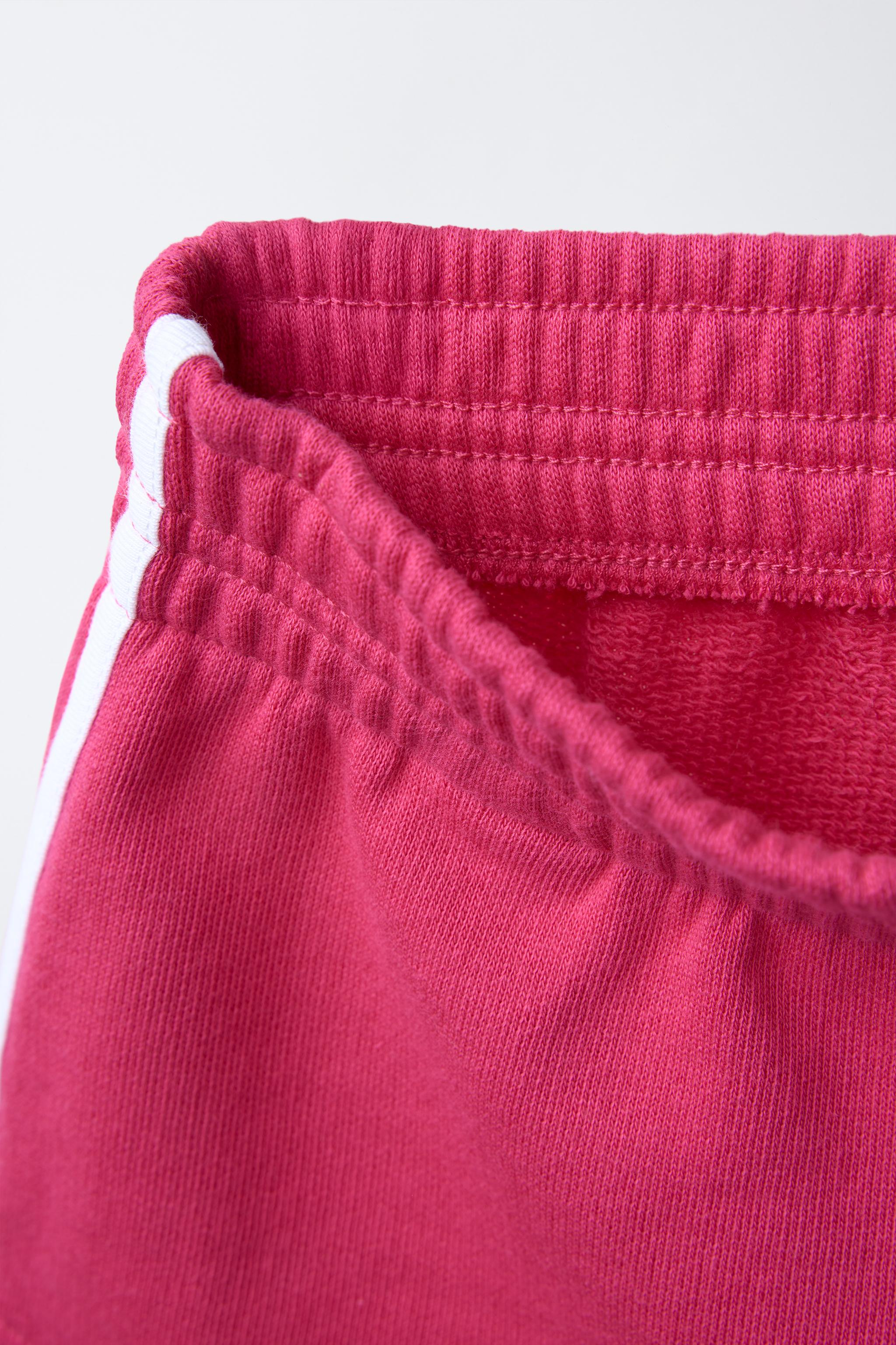 TEXT SIDE STRIPE SHORTS