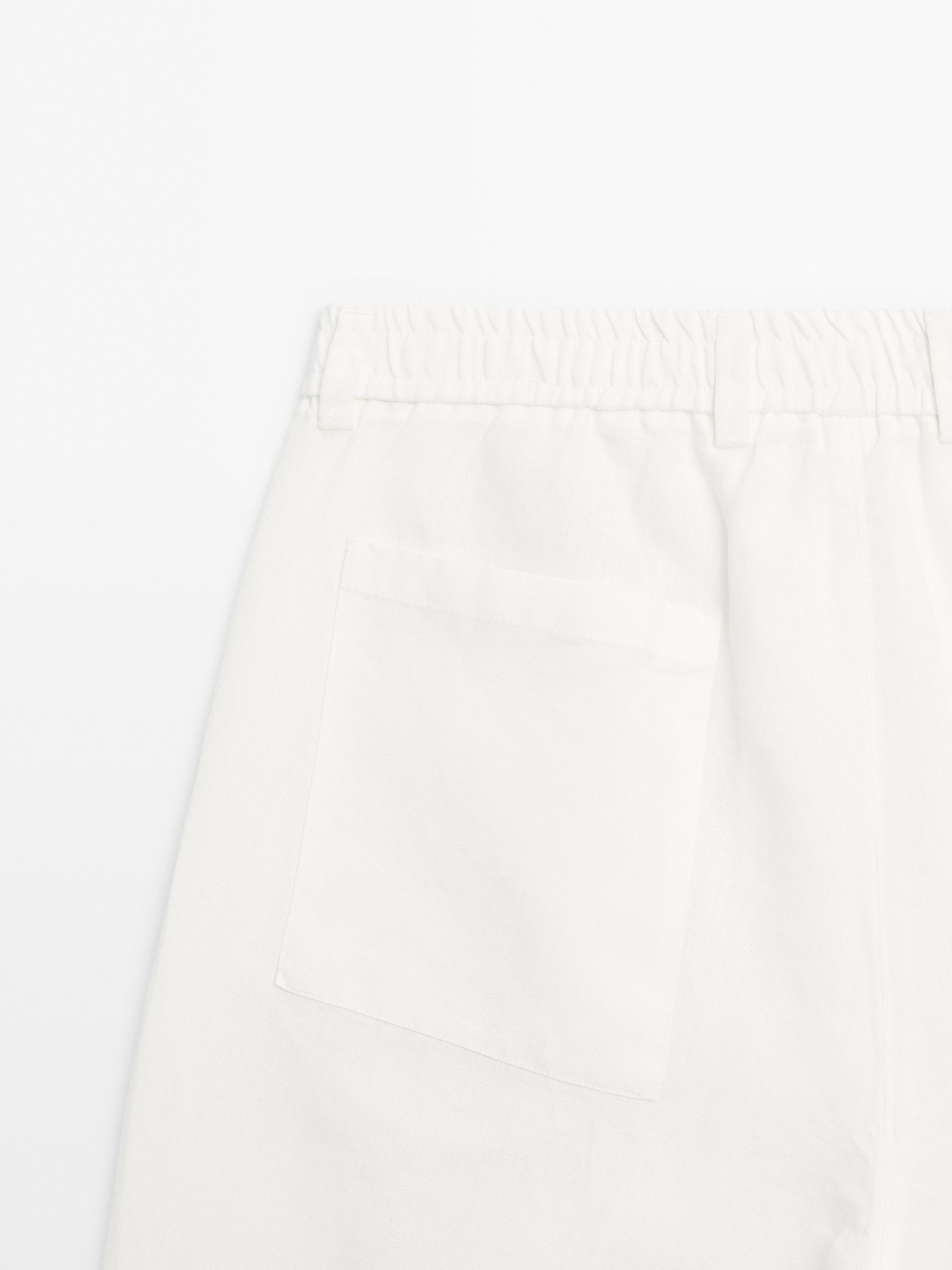 Lightweight 100% linen Bermuda shorts