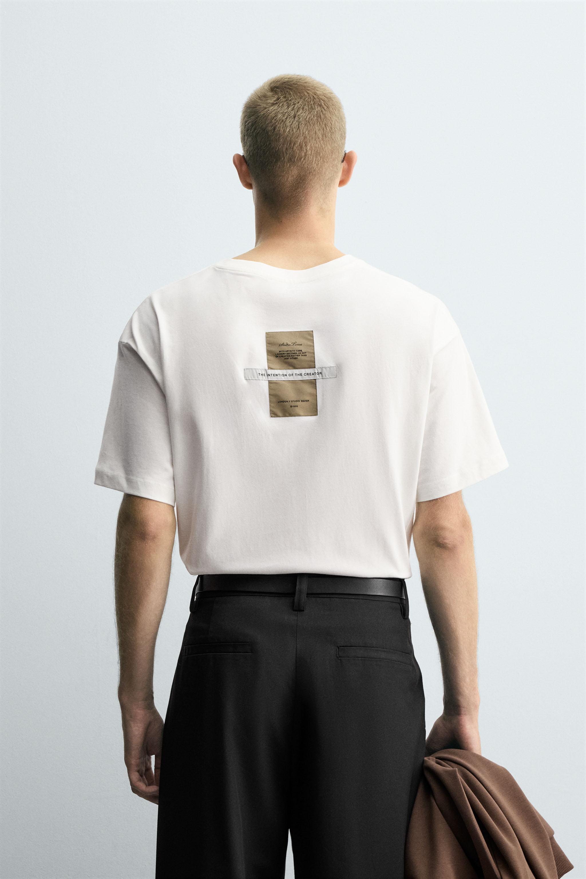 CONTRAST LABEL T-SHIRT