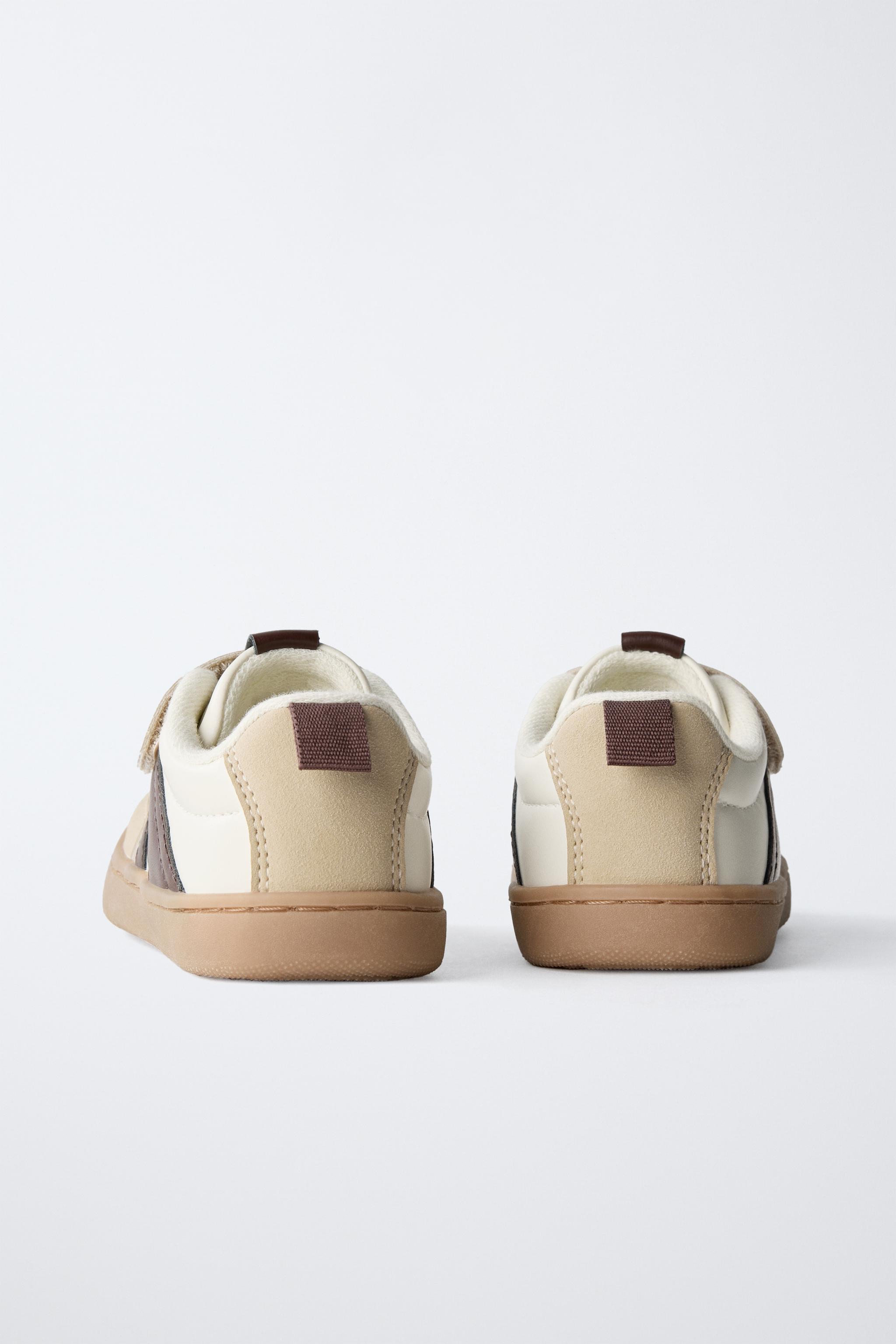 RETRO BAREFOOT SNEAKERS