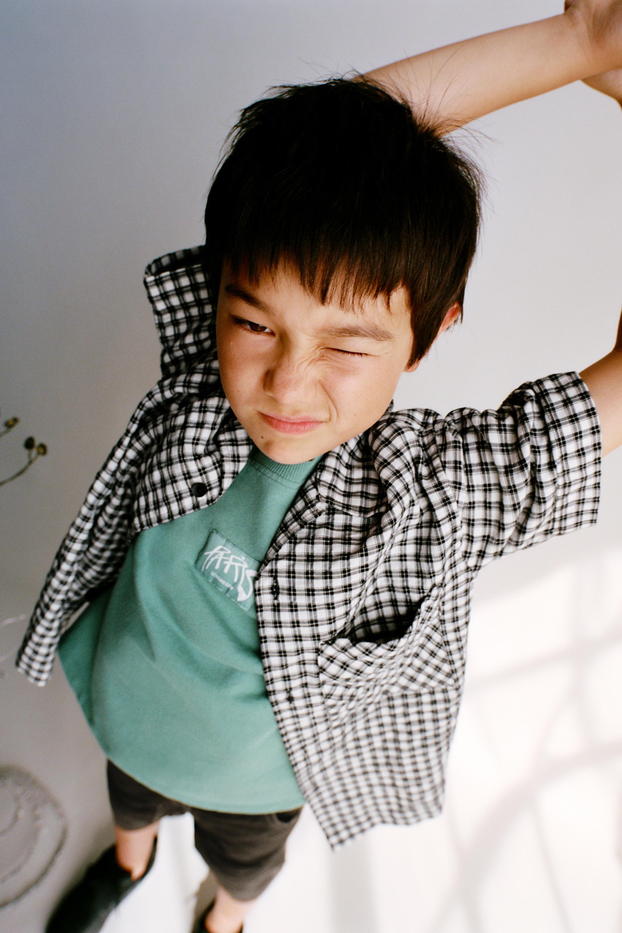 GRAFFITI PRINT T-SHIRT