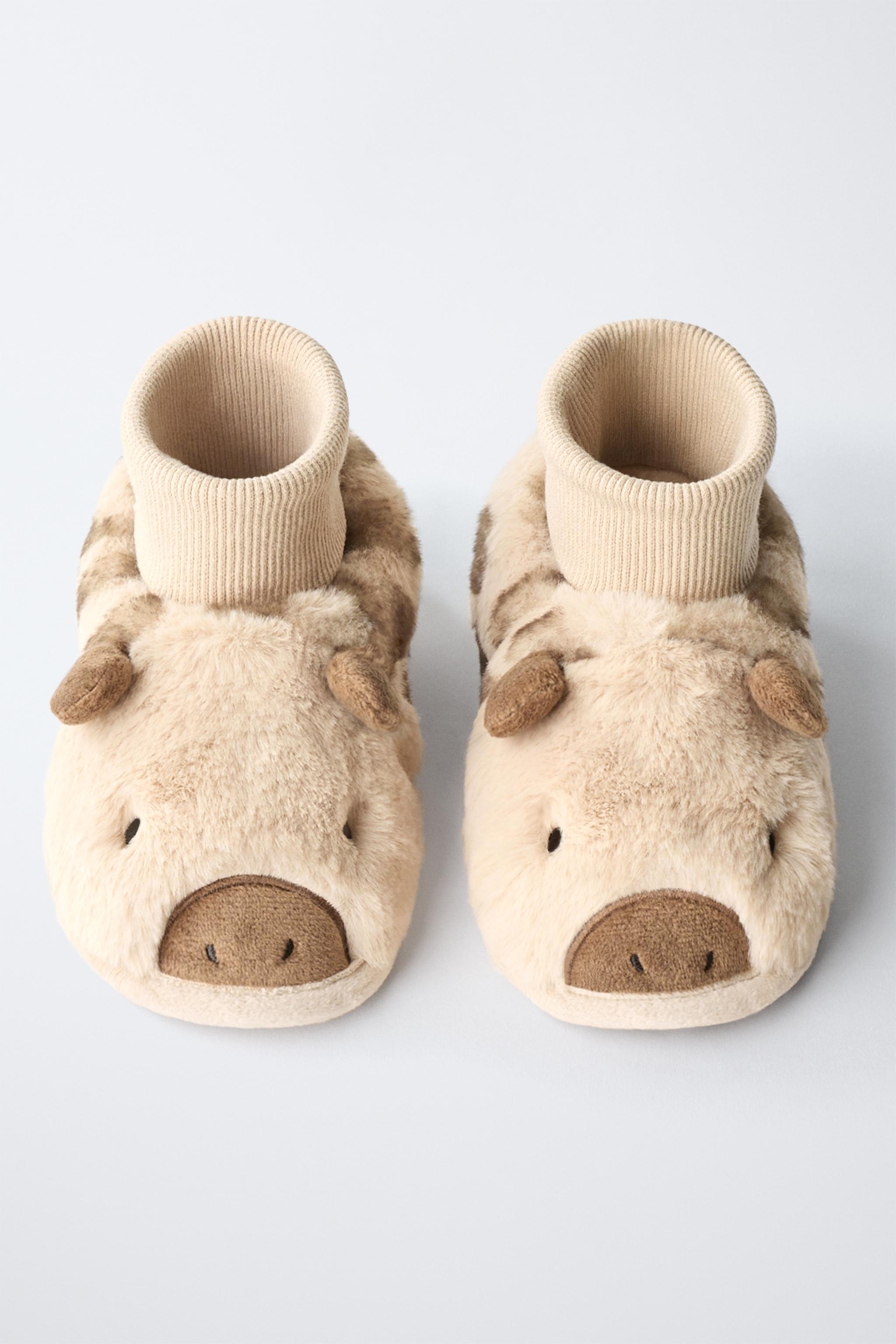 GIRAFFE SLIPPERS